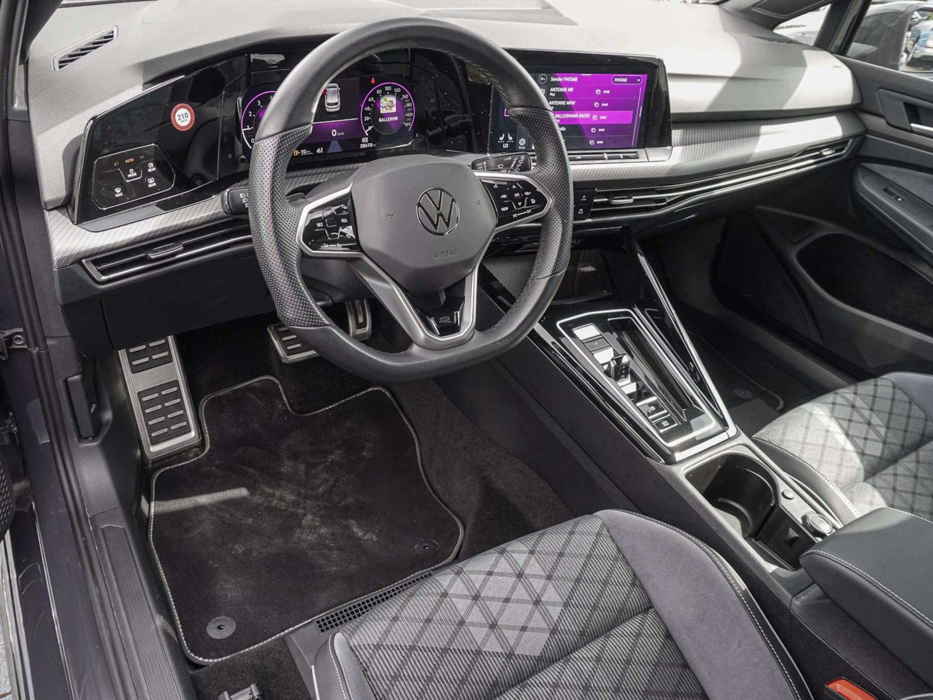 Volkswagen Golf R-Line