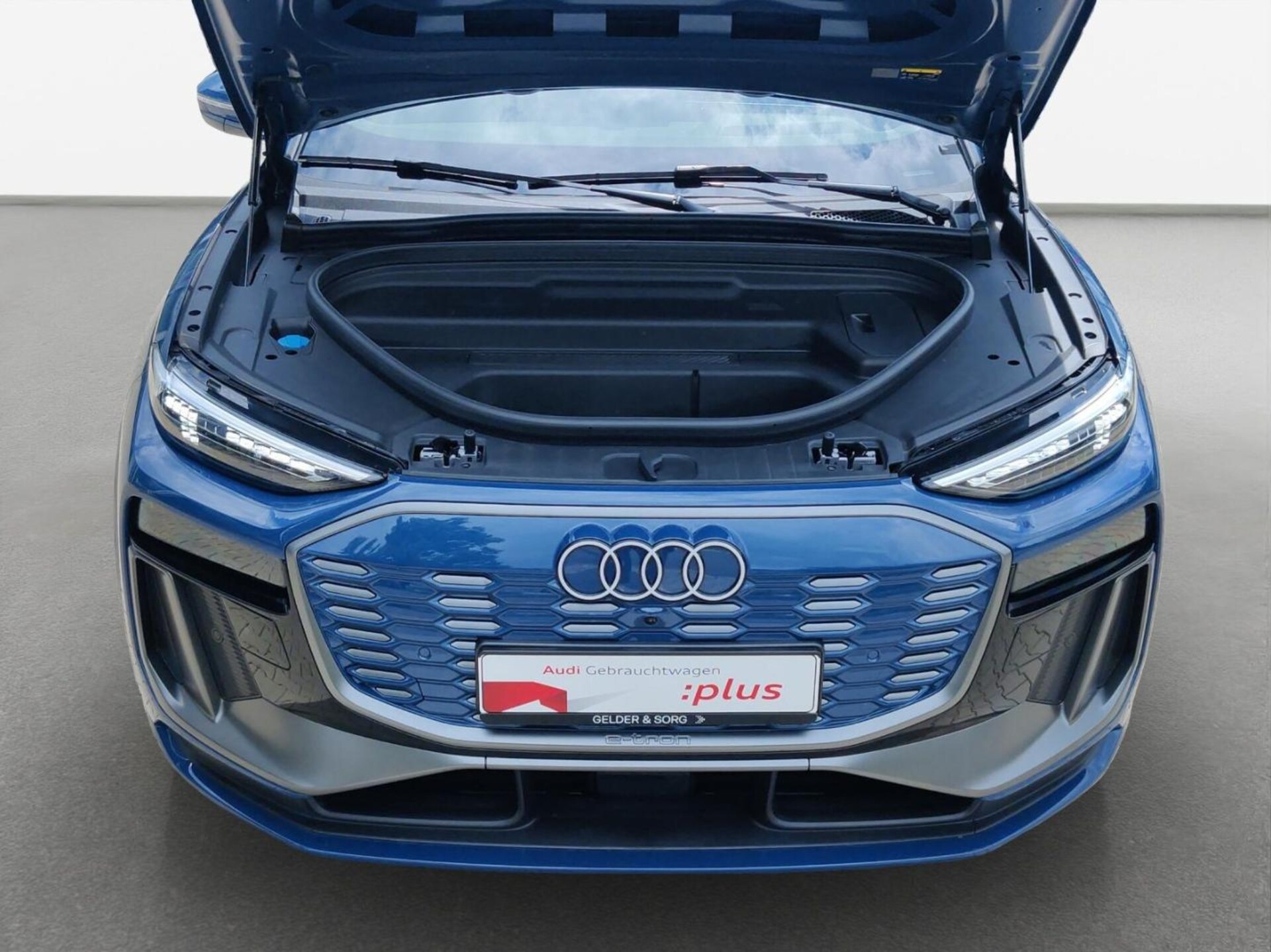 Audi Q6 SUV e-tron