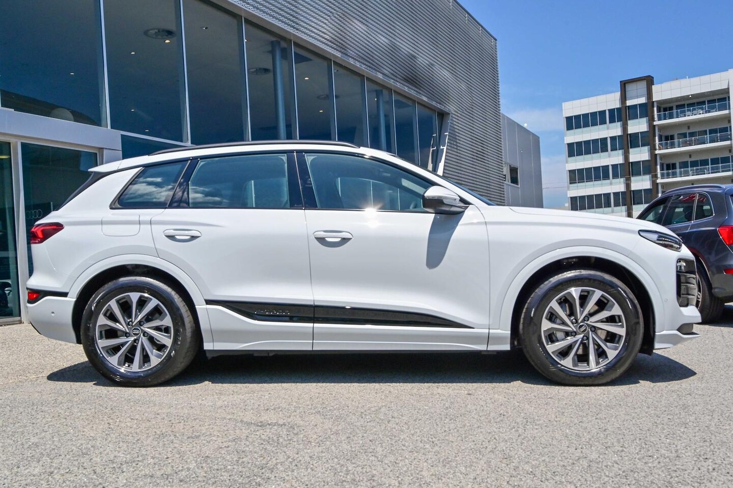 Image about Audi Q6 SUV e-tron e-tron