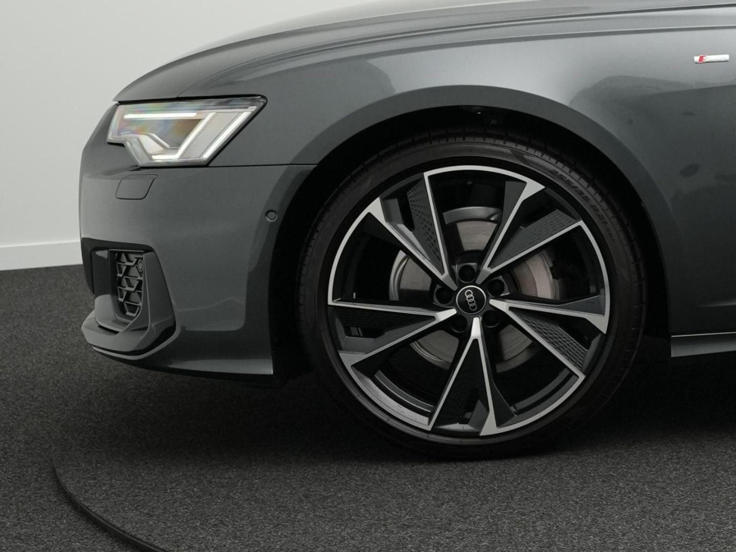 Image about Audi A6 Avant S line 40 TDI quattro S tronic