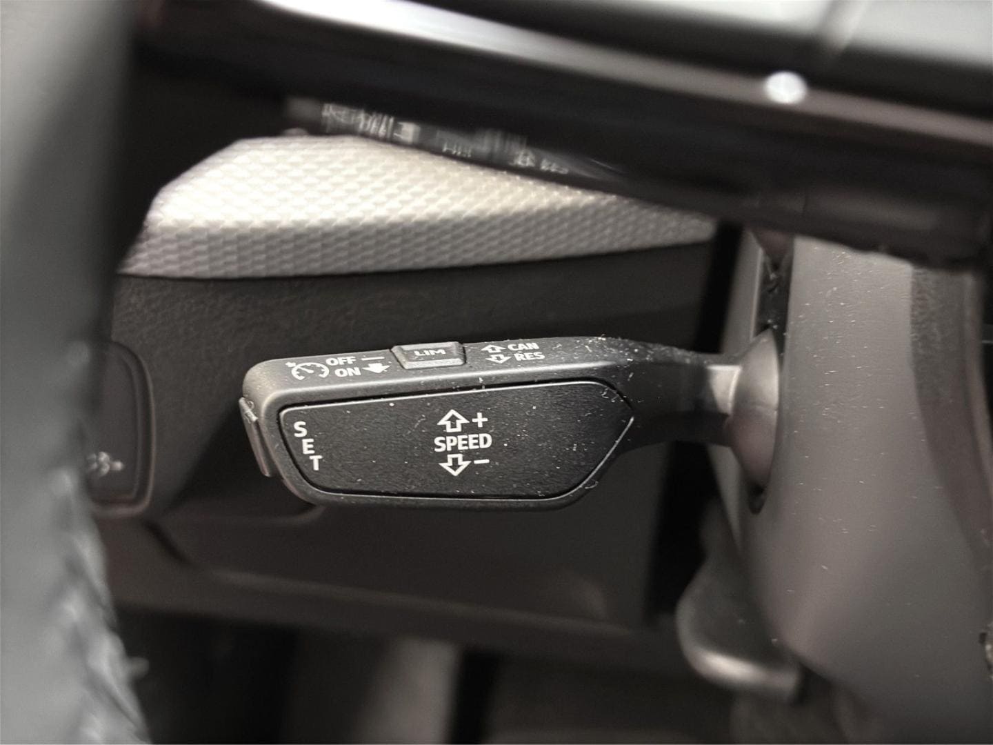 Bild über Audi Q2 35 TFSI S tronic - für weitere Informationen kontaktieren Sie den Audi Partner
