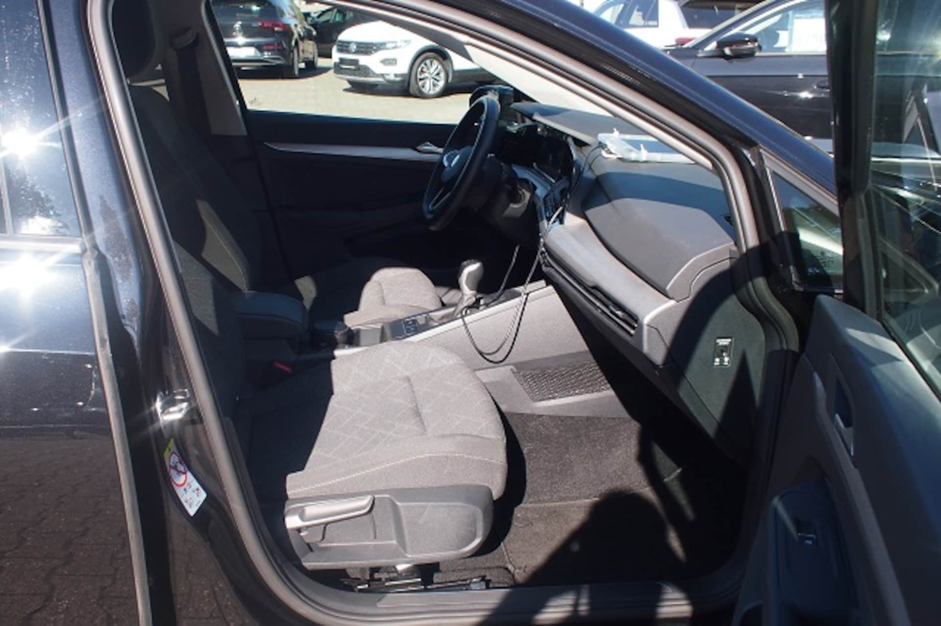 Volkswagen Golf Life