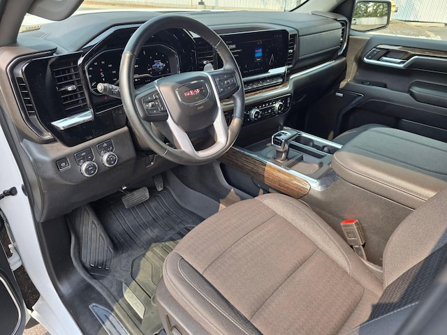 2024 GMC Sierra