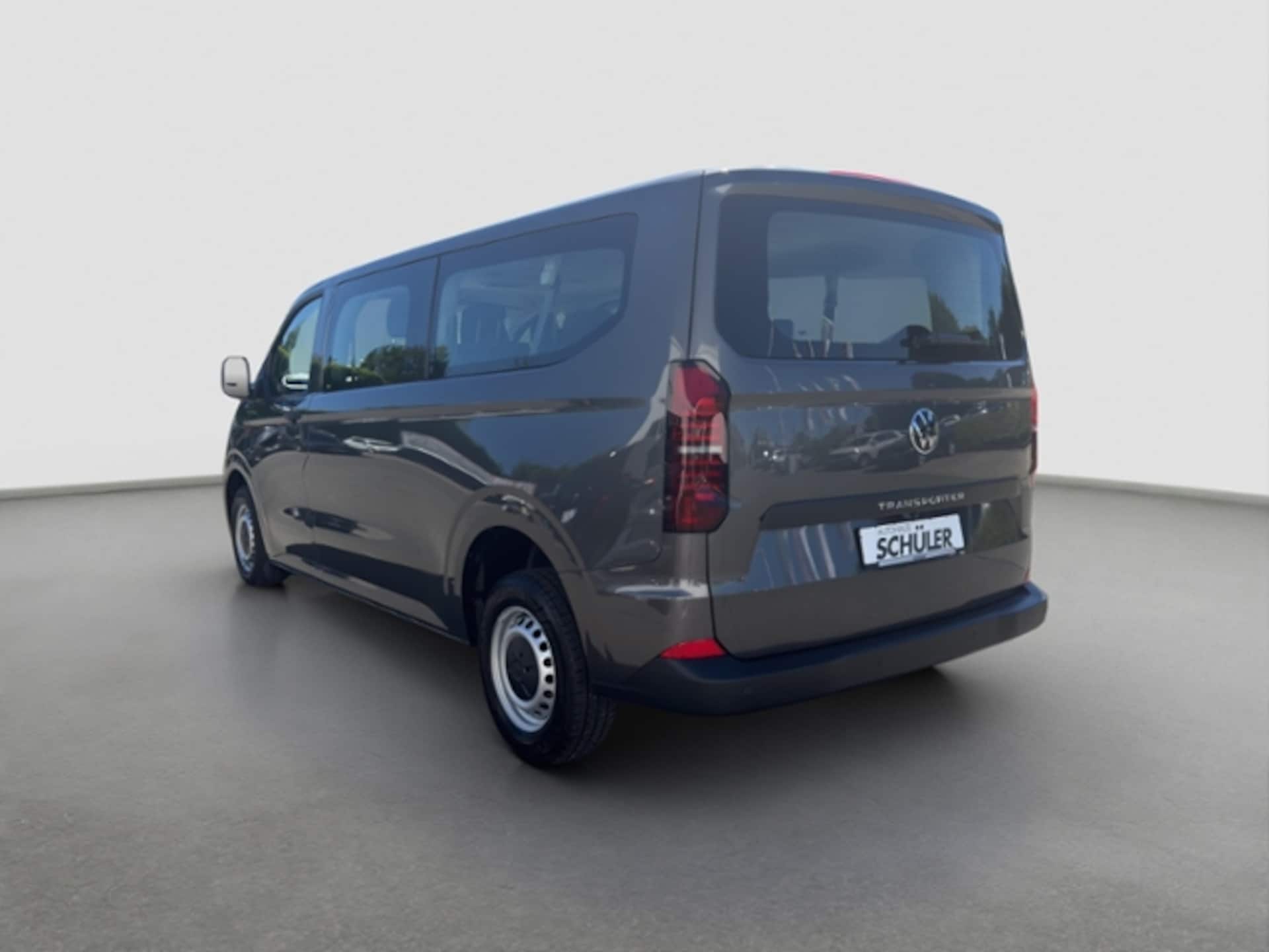 Volkswagen Transporter Kombi langer Radstand