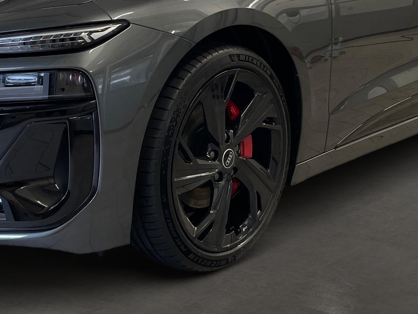 Bild über Audi A6 Sportback e-tron e-tron quattro - für weitere Informationen kontaktieren Sie den Audi Partner