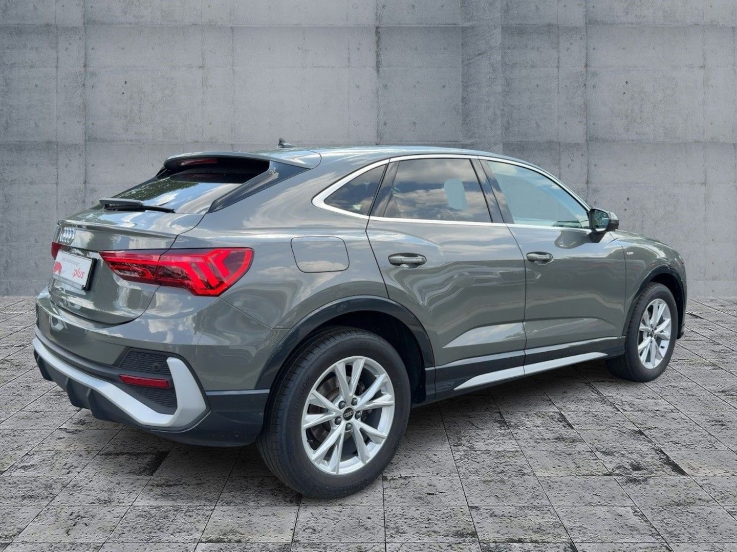 Bild über Audi Q3 Sportback S line 35 TFSI S tronic - für weitere Informationen kontaktieren Sie den Audi Partner