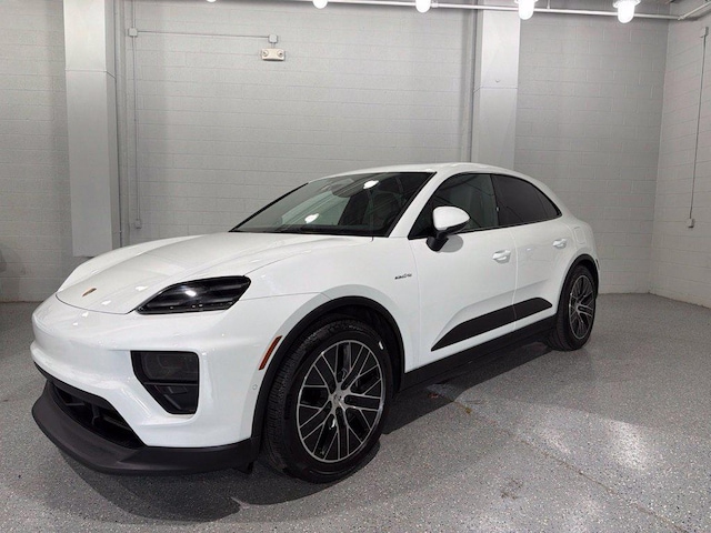 Photo of 2025 Porsche Macan Electric 