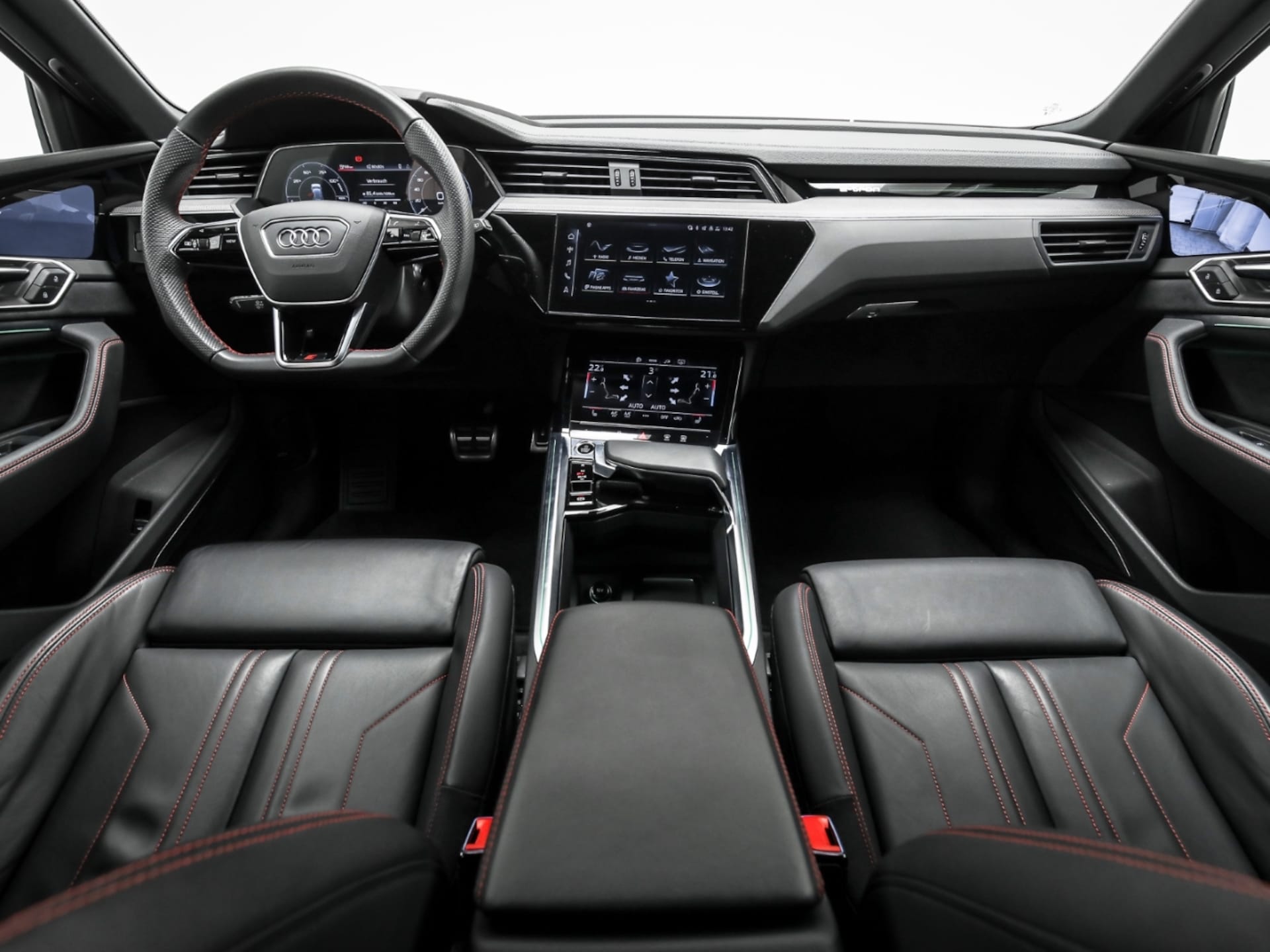 Audi Q8 e-tron S line