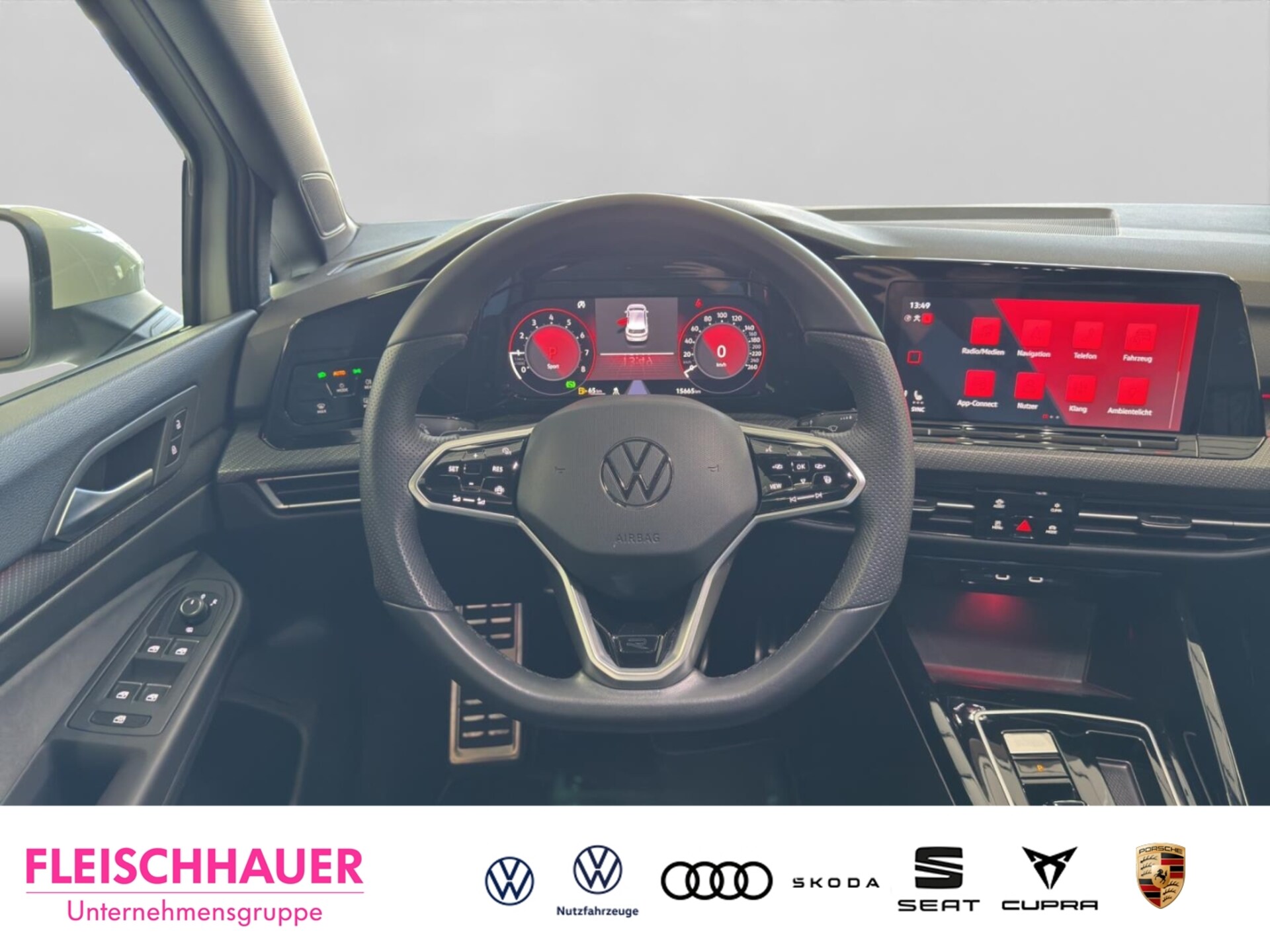 Volkswagen Golf R-Line