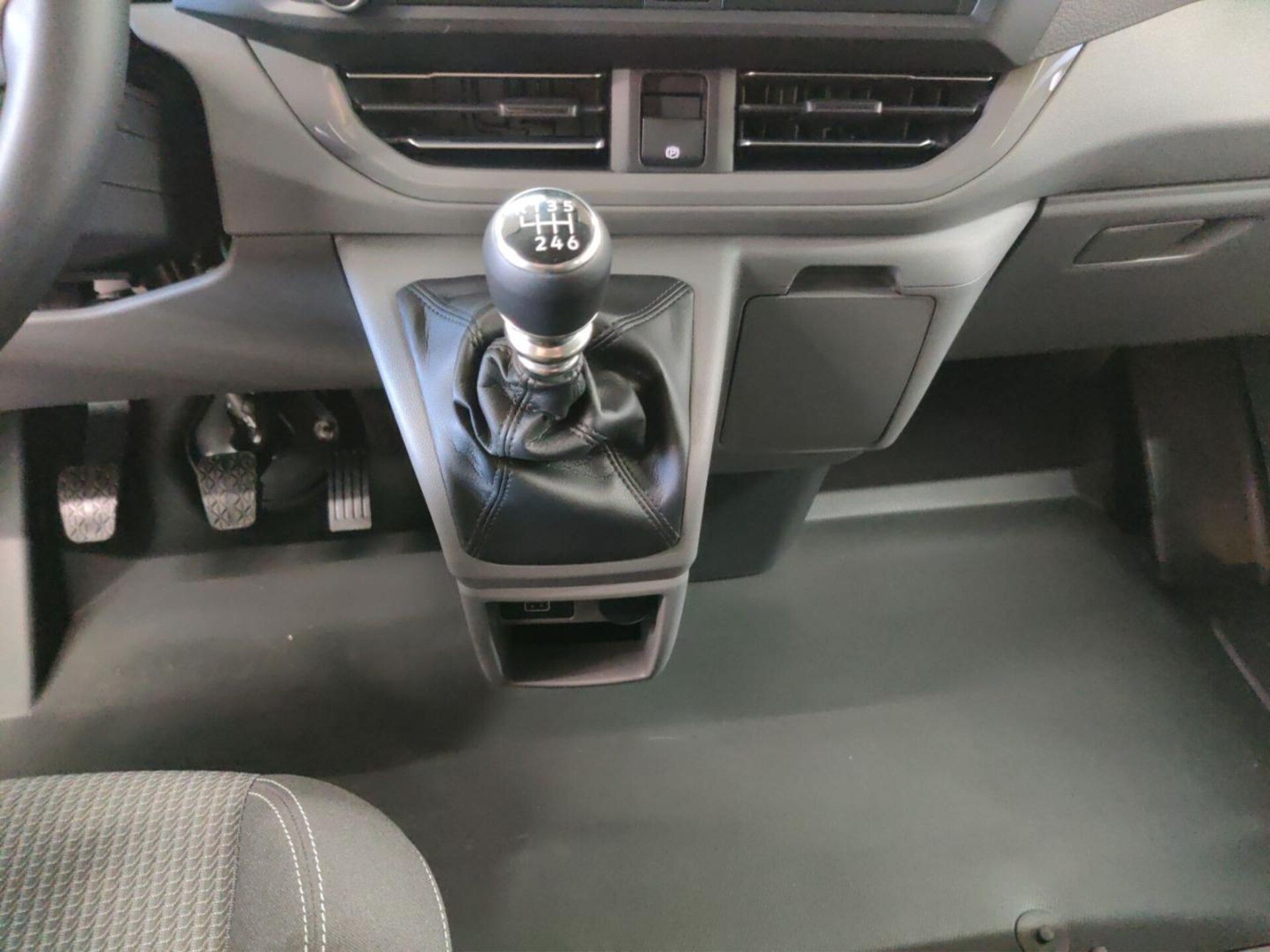 Volkswagen Transporter Kasten langer Radstand