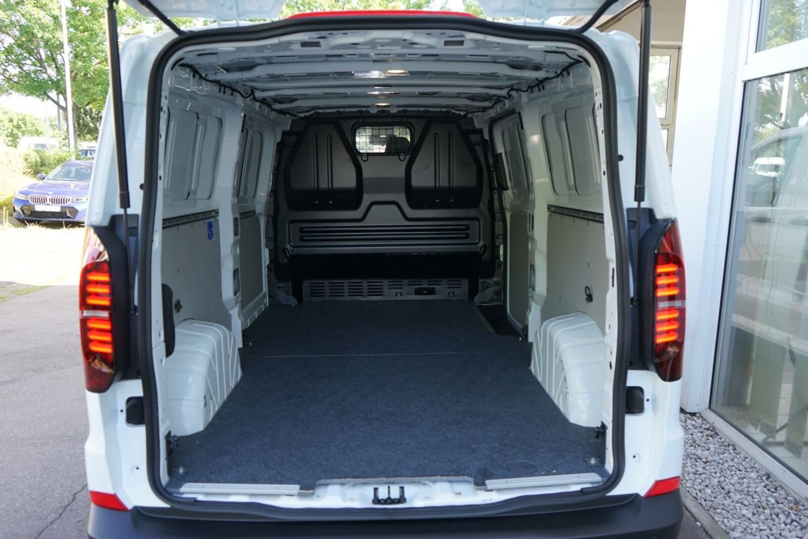 Volkswagen Transporter Kasten langer Radstand – Bild 5