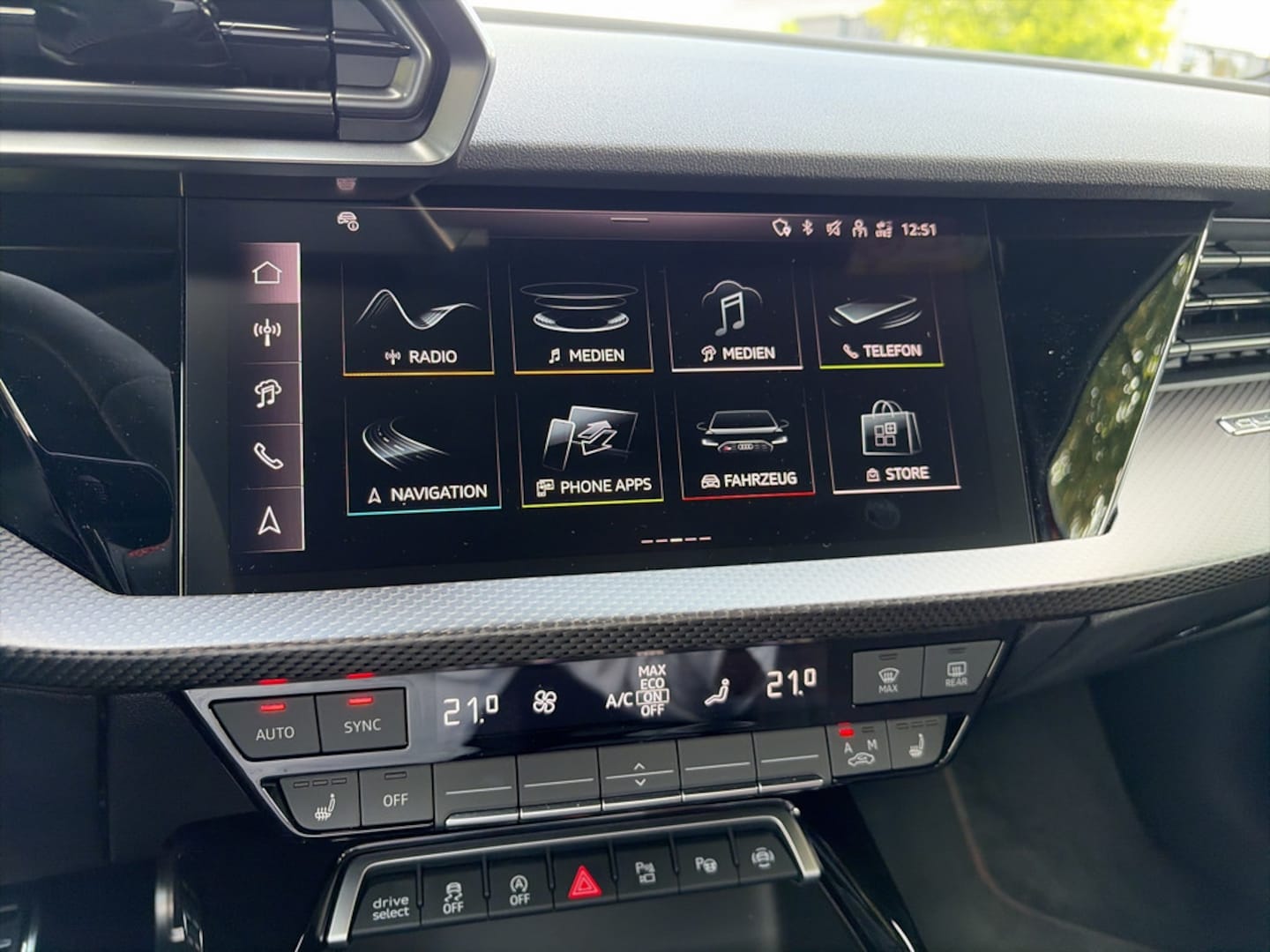 Bild über Audi RS 3 Limousine TFSI quattro 294 kW S tronic - für weitere Informationen kontaktieren Sie den Audi Partner