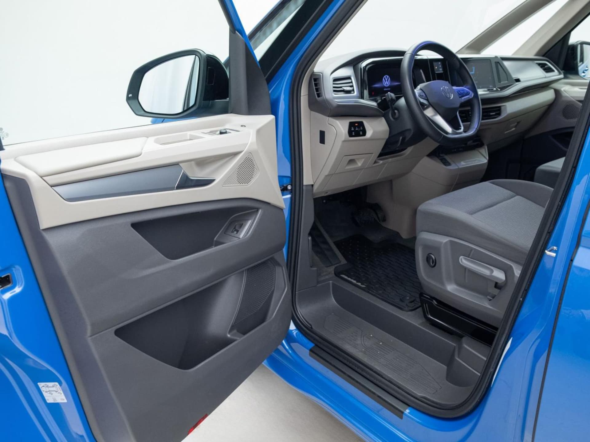 Volkswagen Multivan Langversion Basis-Modell