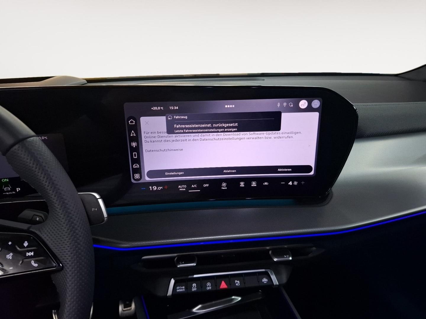 Bild über Audi Q3 SUV TFSI 110 kW S tronic - für weitere Informationen kontaktieren Sie den Audi Partner