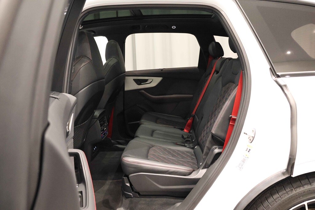 Bild som visar&nbsp;Audi SQ7 SUV&nbsp;SQ7 SUV TFSI 507 hk tiptronic - för mer information kontakta din Audi Partner