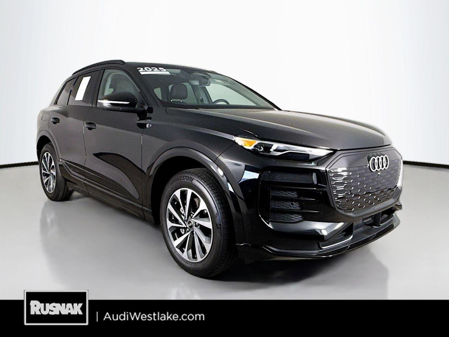 2025 Audi Q6 e-tron Premium quattro's photo