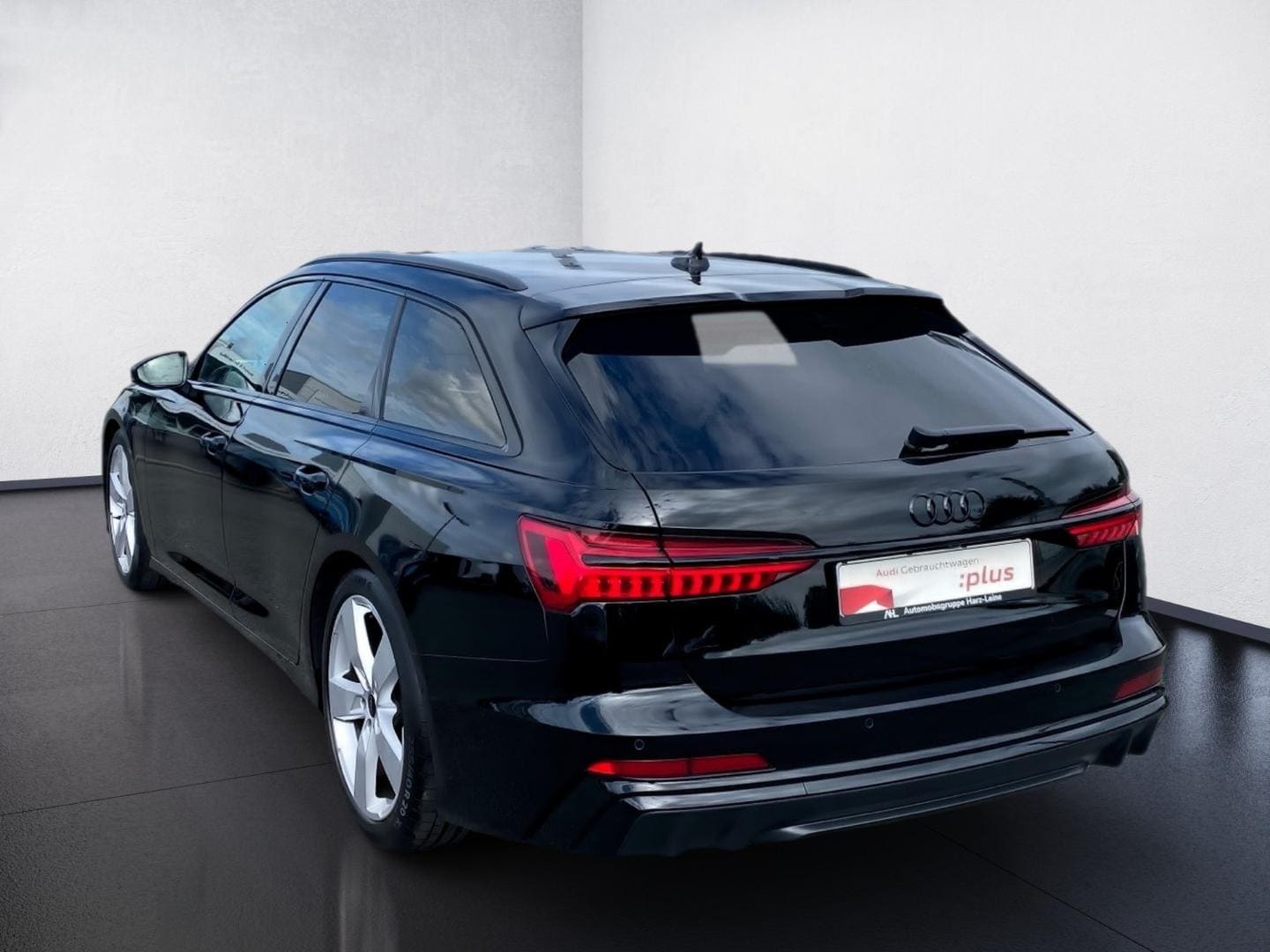 Bild über Audi S6 Avant TDI quattro tiptronic - für weitere Informationen kontaktieren Sie den Audi Partner