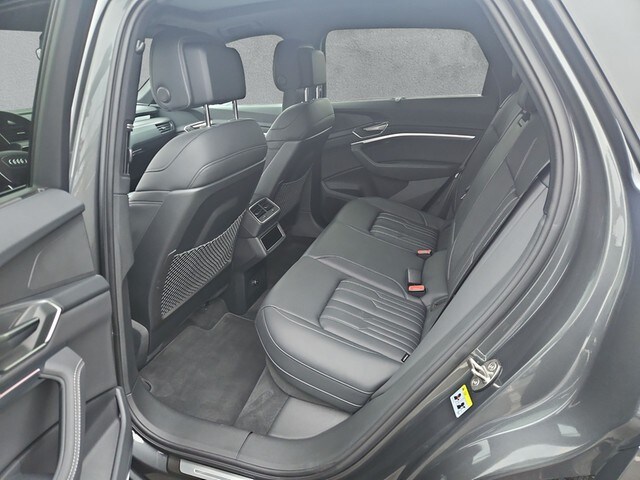 Image about Audi Q8 e-tron S line 50 e-tron quattro