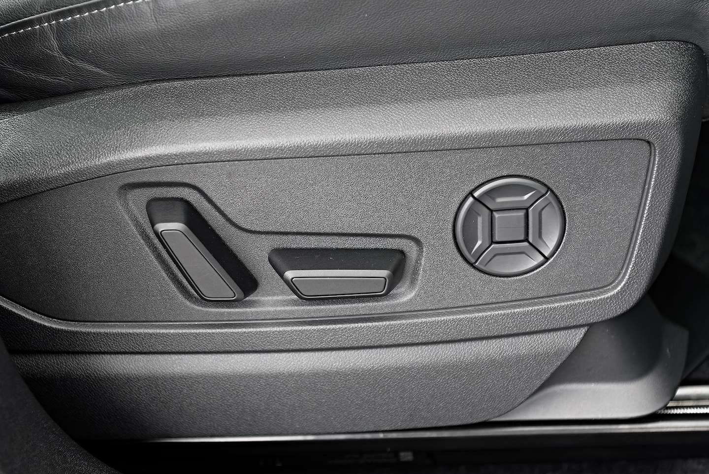 Image about Audi Q5 SUV TDI quattro 150 kW sport
