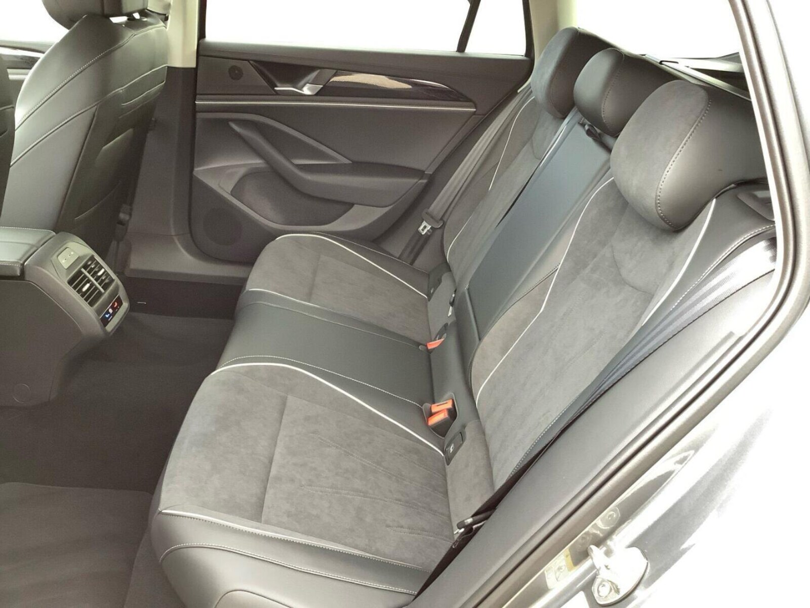 Volkswagen Passat – Bild 9