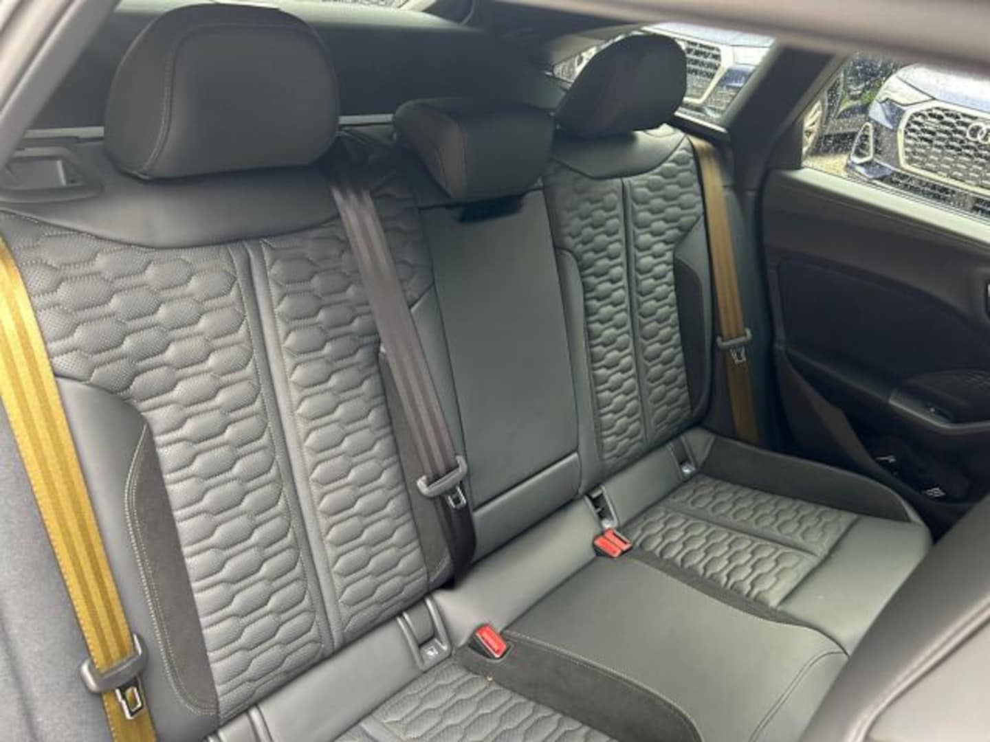Bild über Audi RS 5 Avant TFSI quattro 470 kW tiptronic - für weitere Informationen kontaktieren Sie den Audi Partner