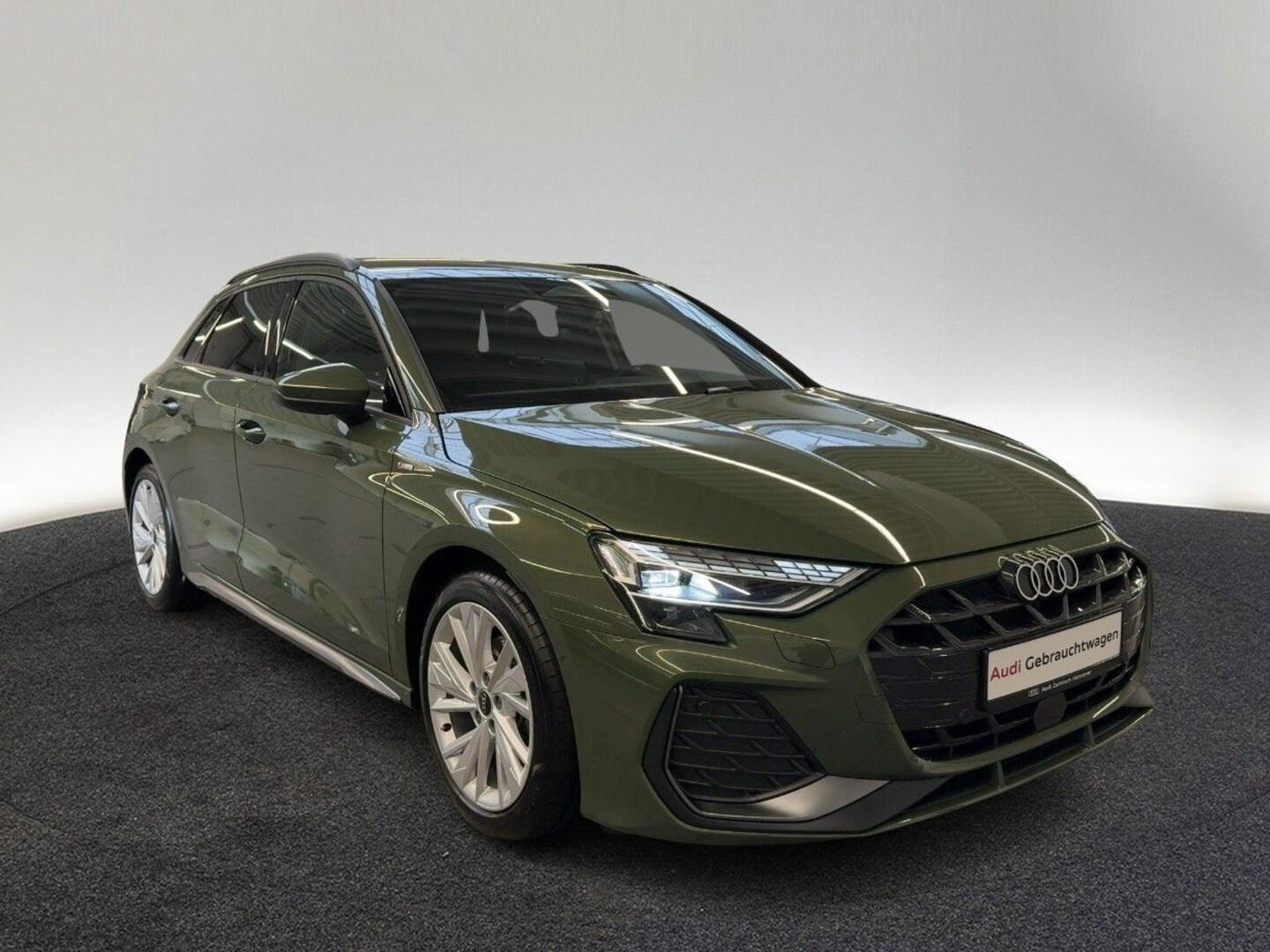 Bild über Audi A3 Sportback TFSI 110 kW S tronic - für weitere Informationen kontaktieren Sie den Audi Partner