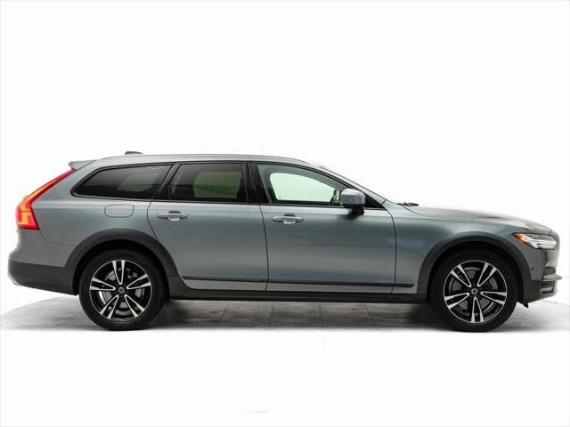Used 2018 Volvo V90 Cross Country Base with VIN YV4102NK5J1027763 for sale in Beaverton, OR