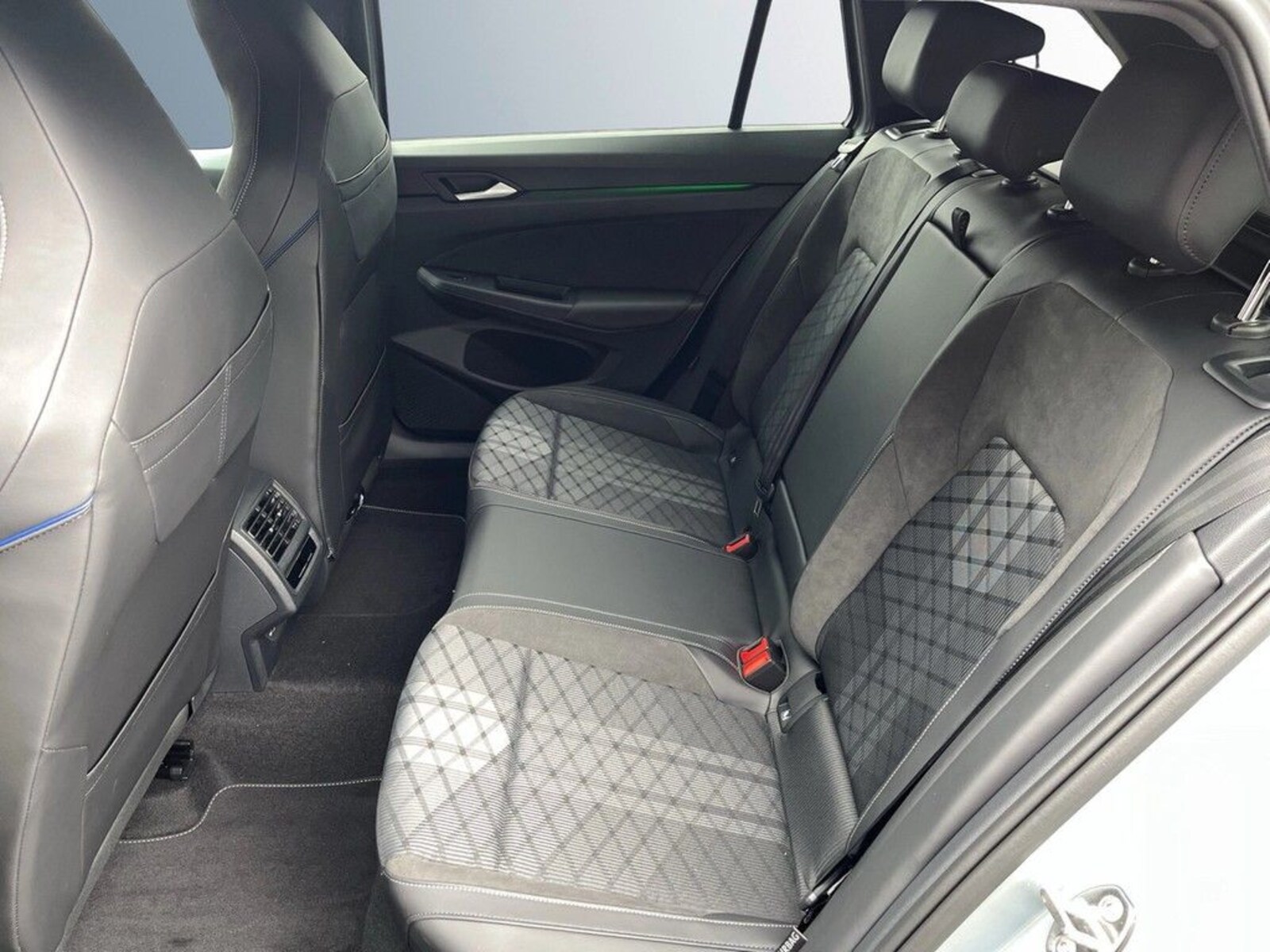 Volkswagen Golf Variant – Bild 14