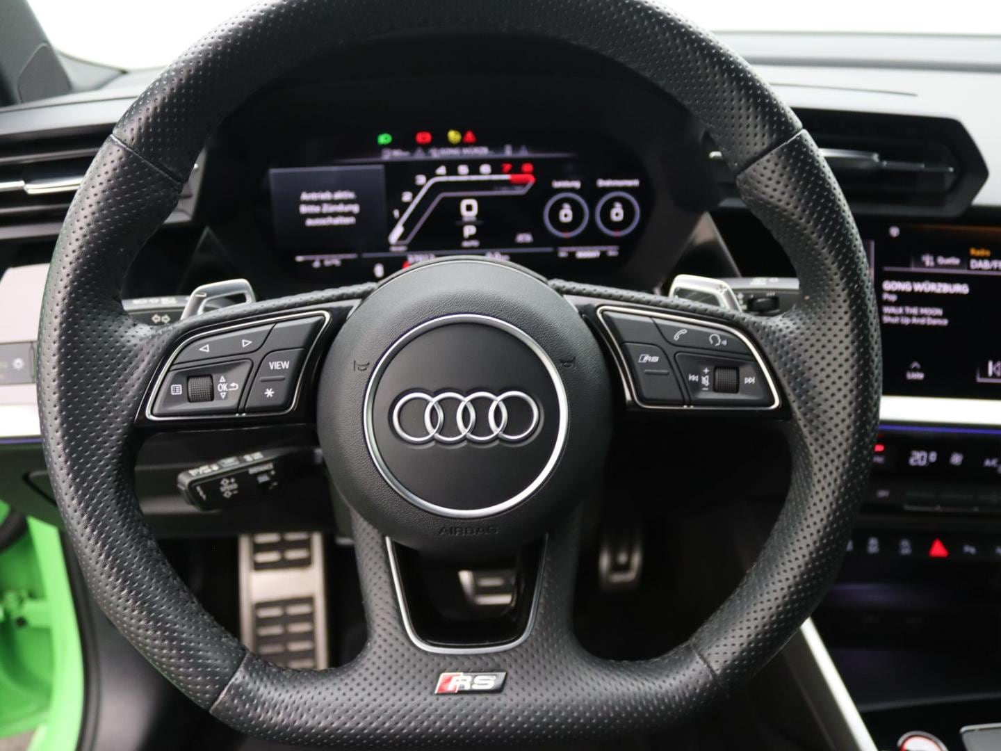 Bild über Audi RS 3 Limousine TFSI quattro S tronic - für weitere Informationen kontaktieren Sie den Audi Partner