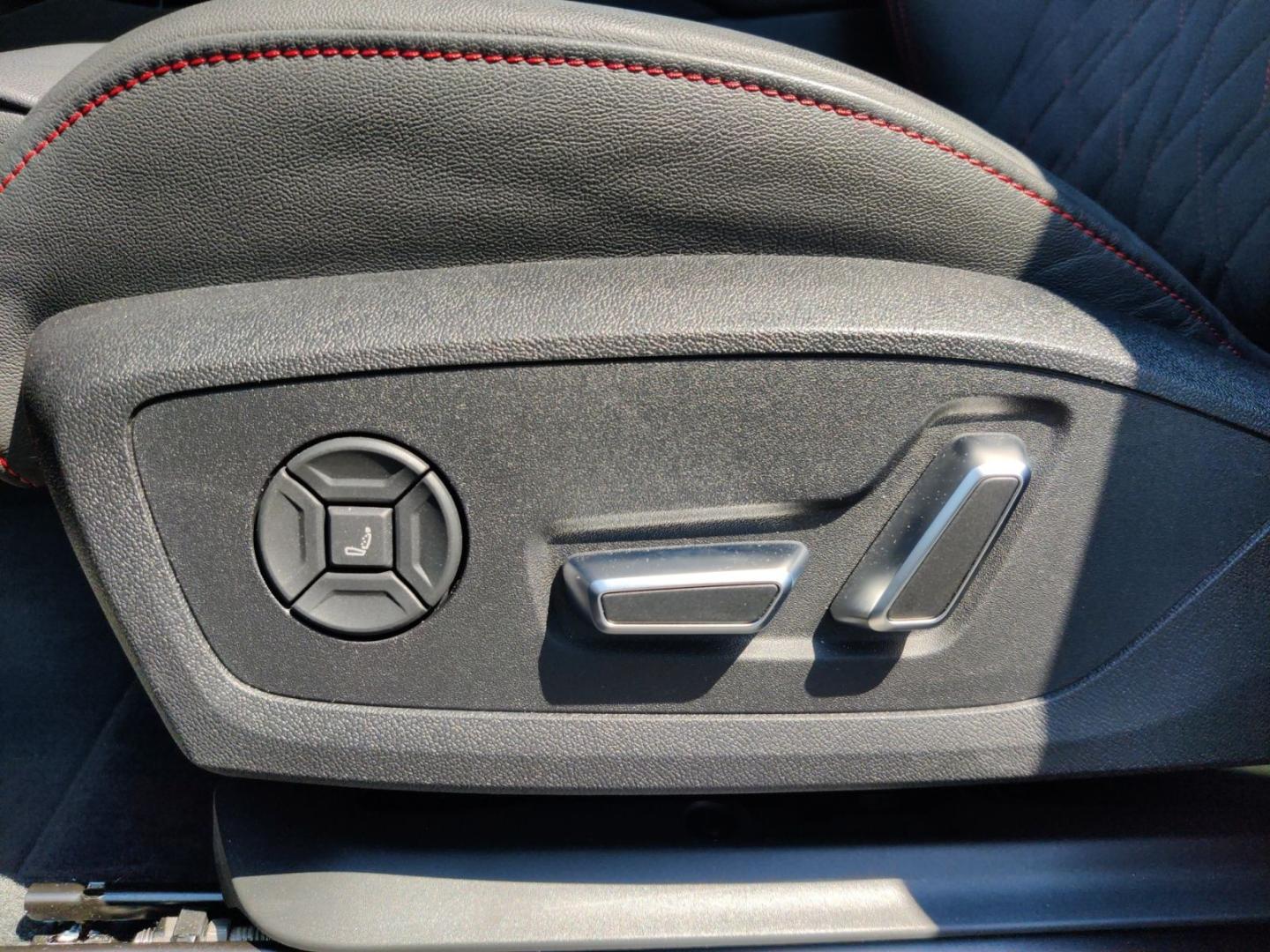 Image about Audi Q6 SUV e-tron e-tron quattro