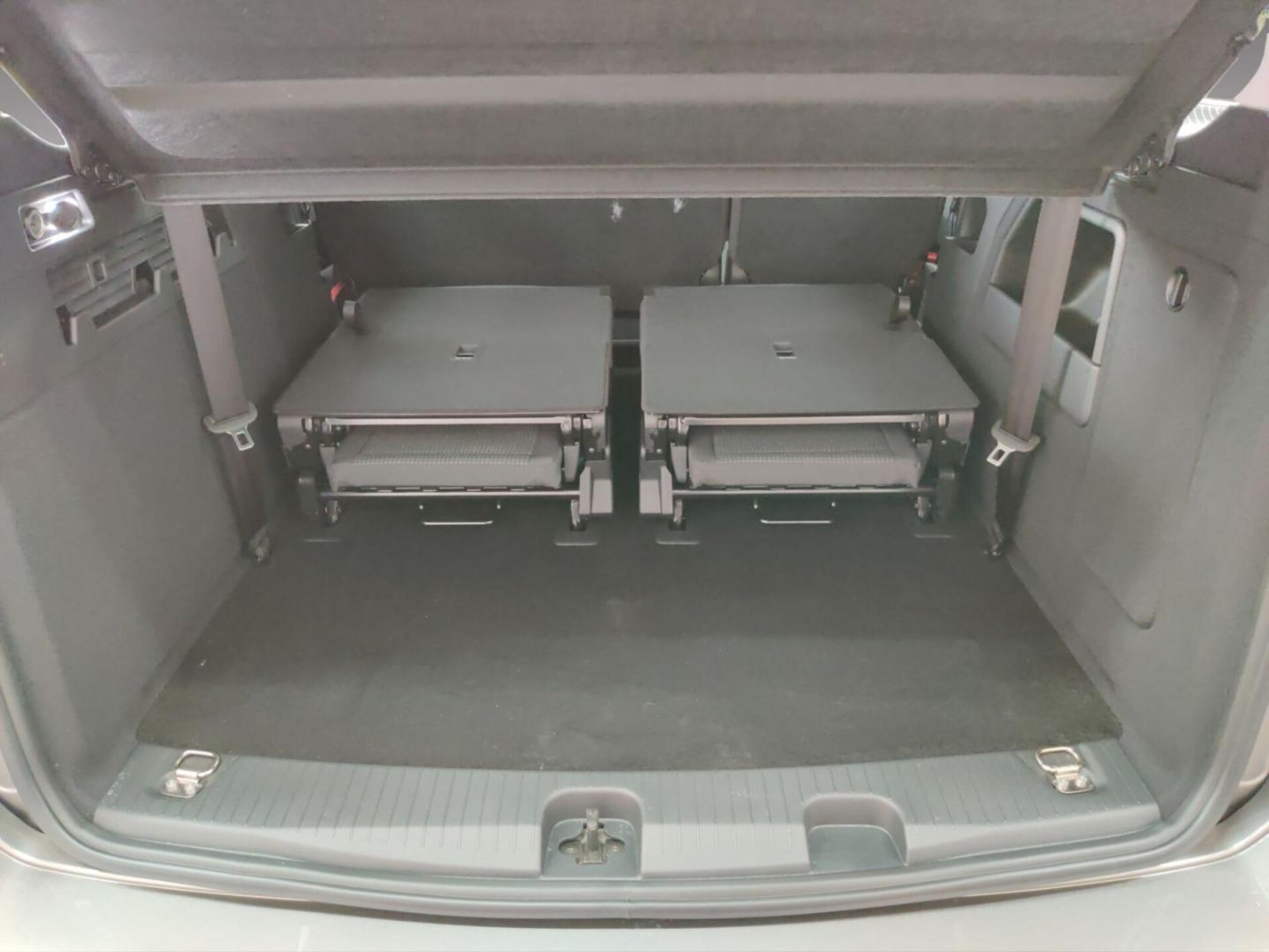 Volkswagen Caddy Maxi Basis-Modell