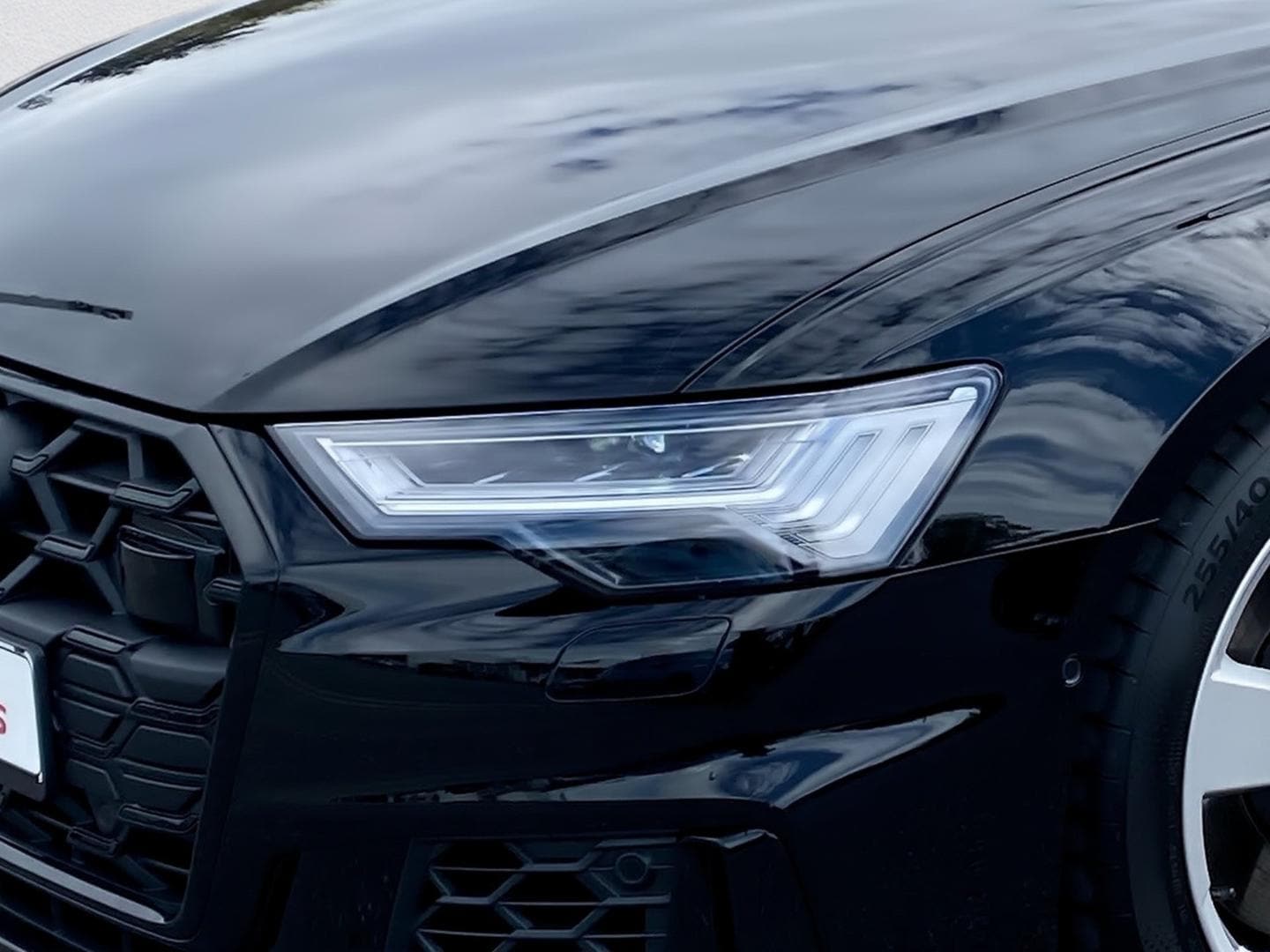 Bild über Audi S6 Avant TDI quattro tiptronic - für weitere Informationen kontaktieren Sie den Audi Partner