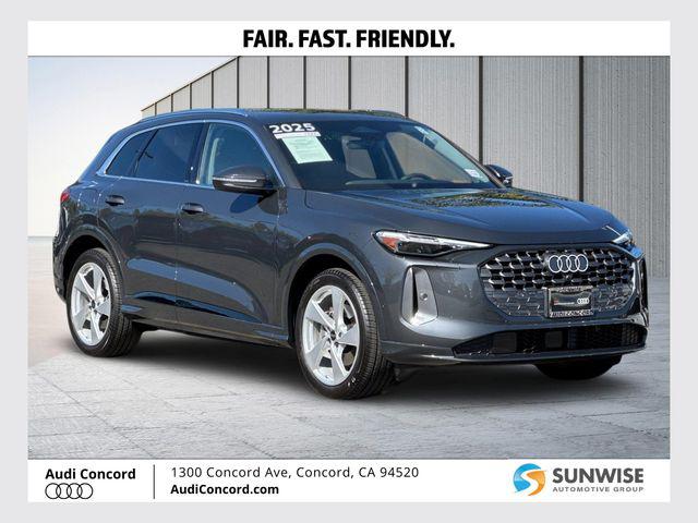 2025 Audi Q5 40 Prestige's photo