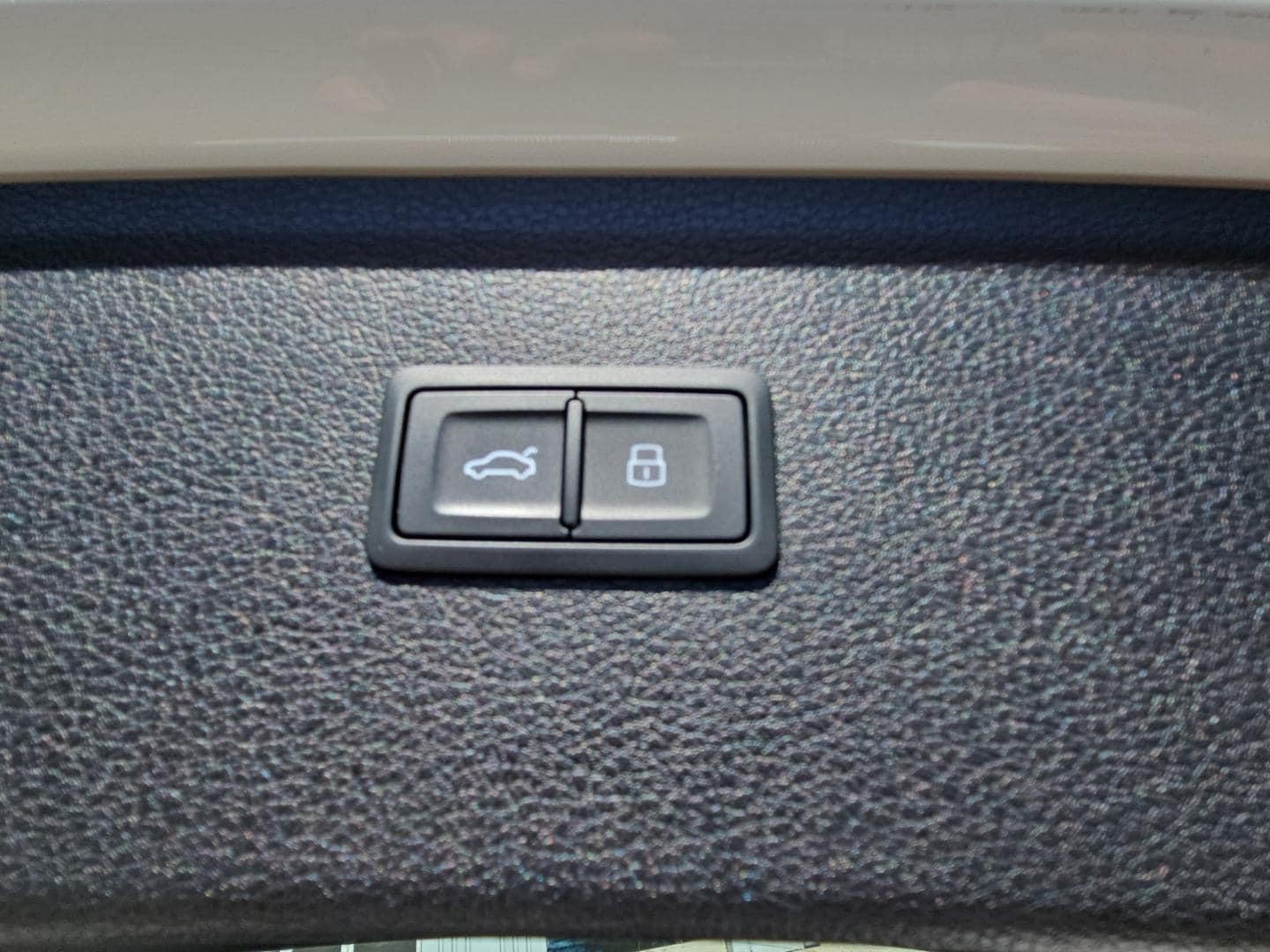 Bild über Audi Q5 40 TDI quattro 150 kW S tronic - für weitere Informationen kontaktieren Sie den Audi Partner