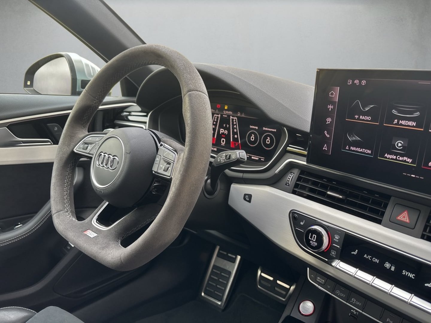 Bild über Audi RS 4 Avant TFSI quattro tiptronic - für weitere Informationen kontaktieren Sie den Audi Partner