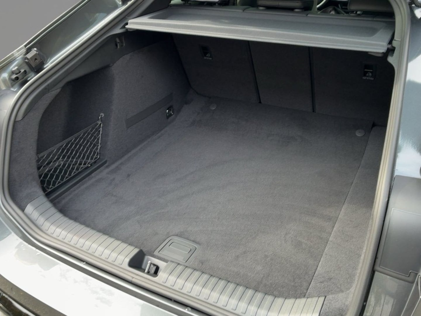 Bild über Audi A6 Sportback e-tron S line business e-tron quattro 315 kW - für weitere Informationen kontaktieren Sie den Audi Partner