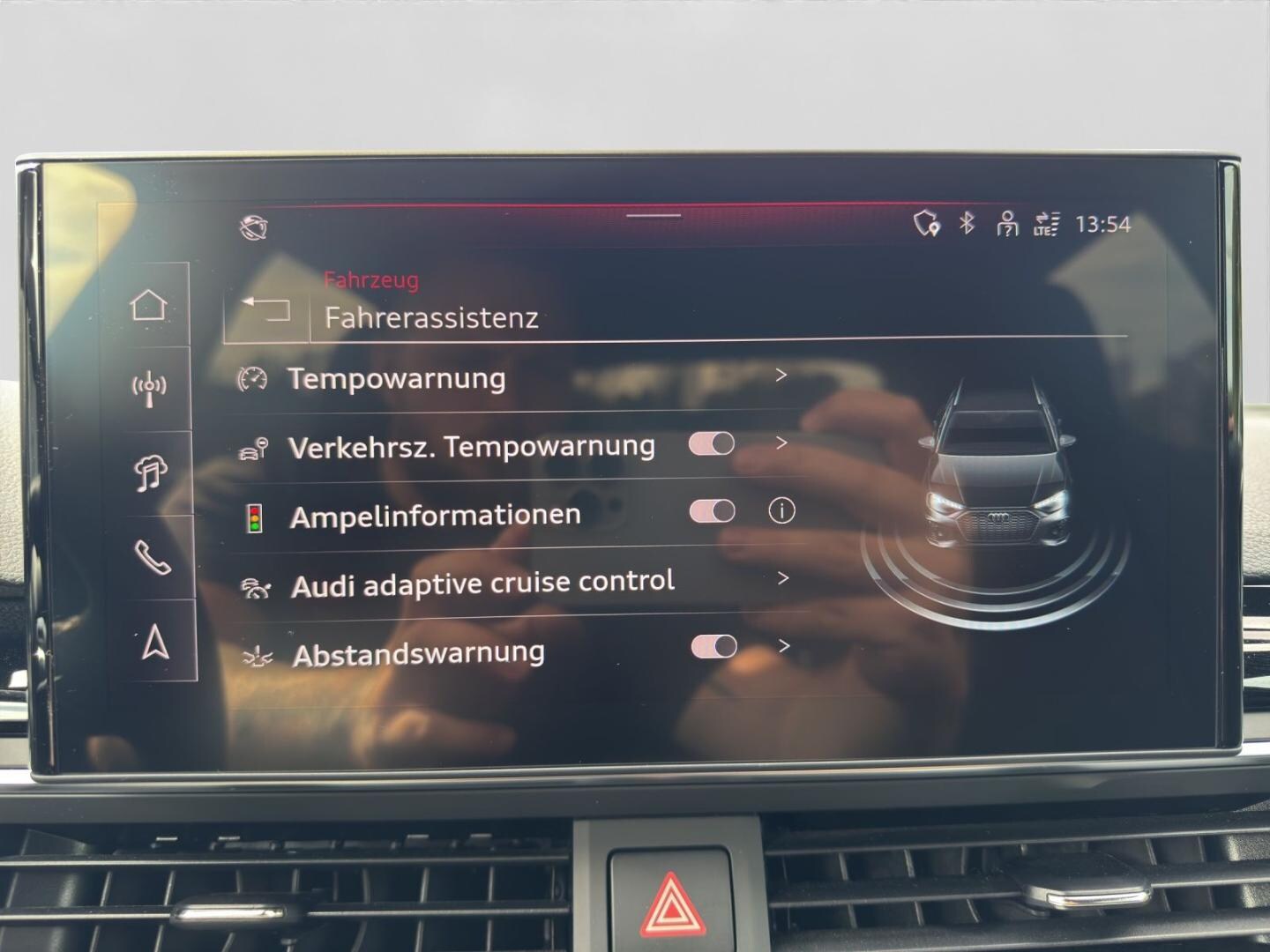 Bild über Audi RS 4 Avant TFSI quattro tiptronic - für weitere Informationen kontaktieren Sie den Audi Partner