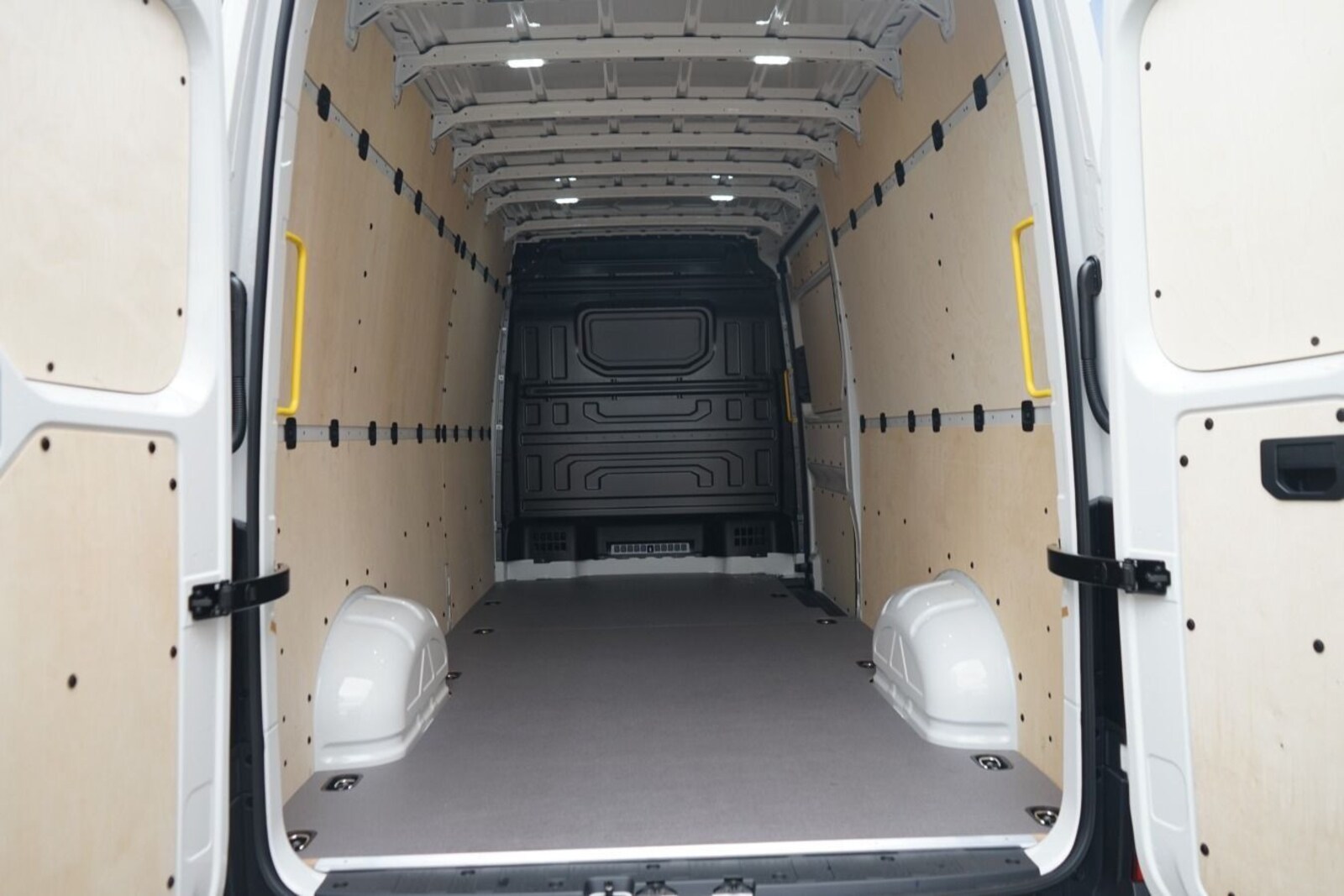 Volkswagen Crafter Kasten langer Radstand – Bild 6