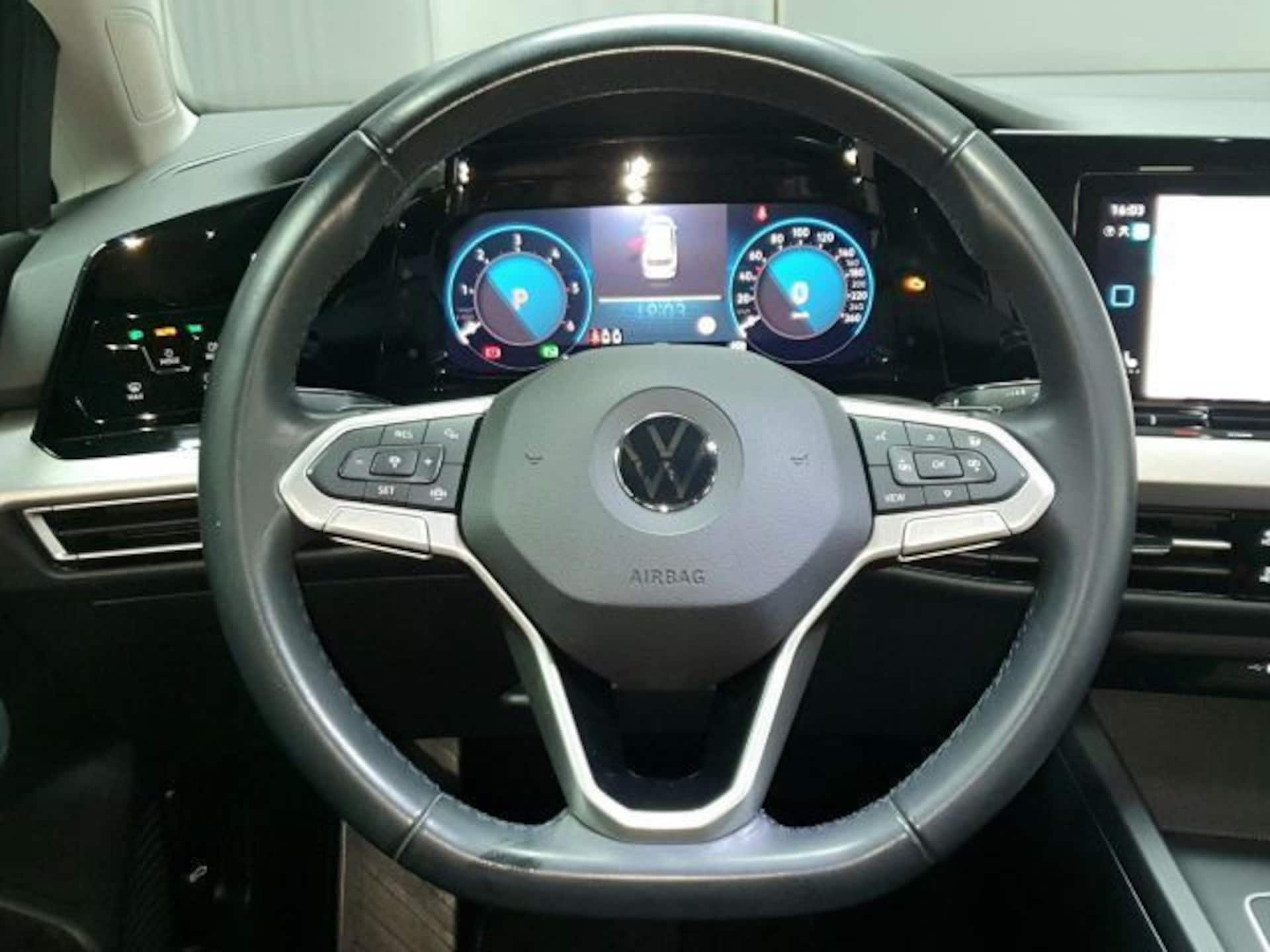 Volkswagen Golf Variant Life