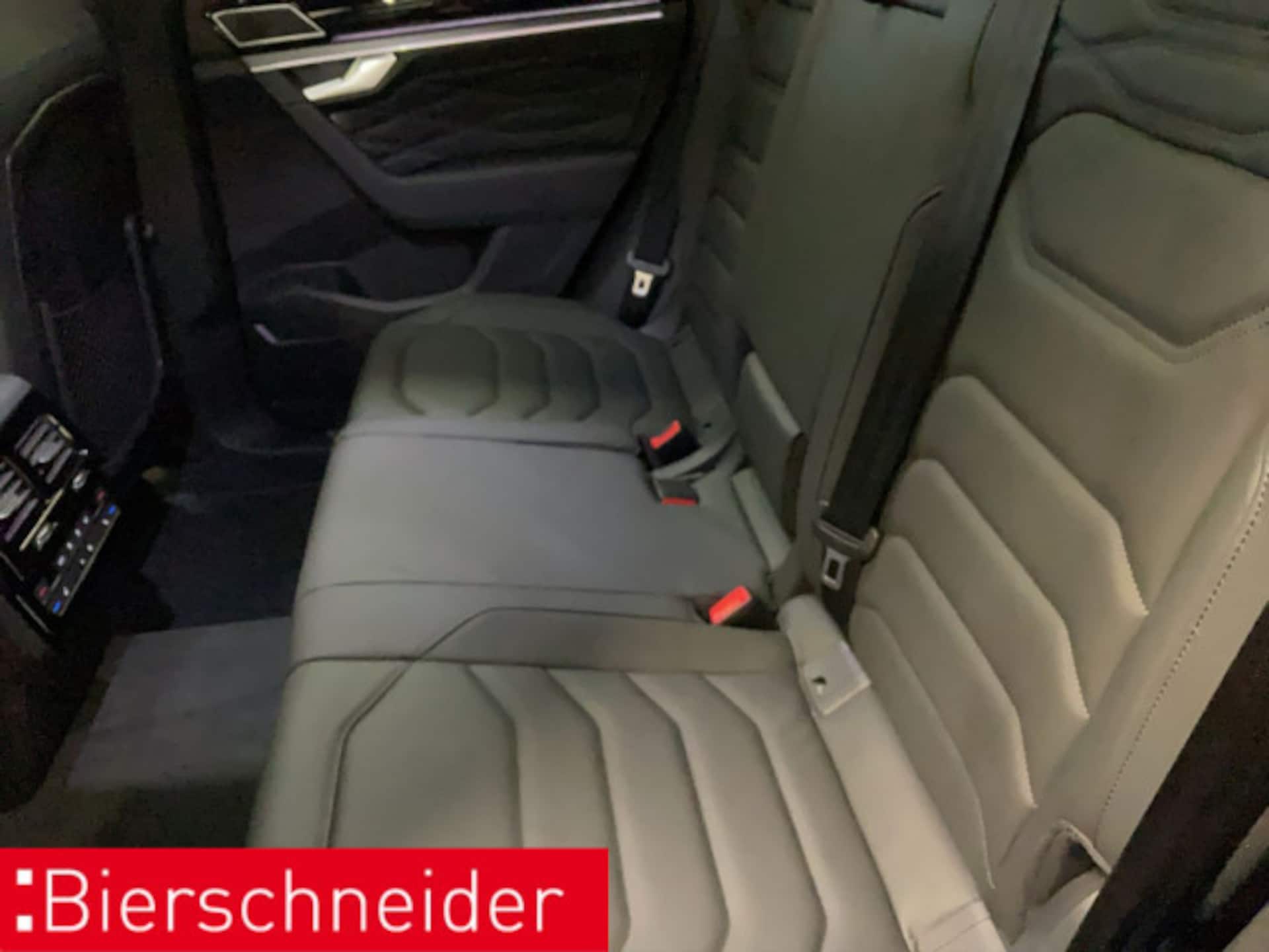 Volkswagen Touareg R