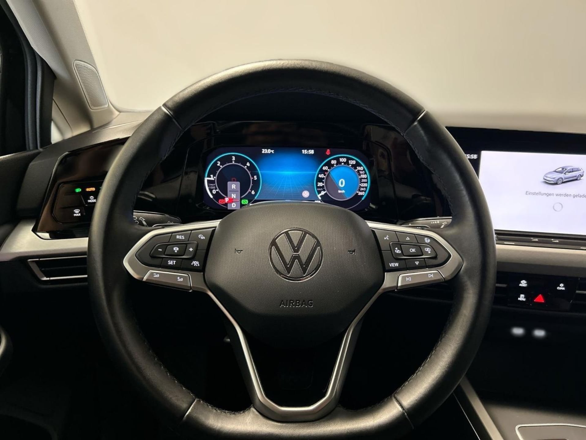 Volkswagen Golf Variant Life
