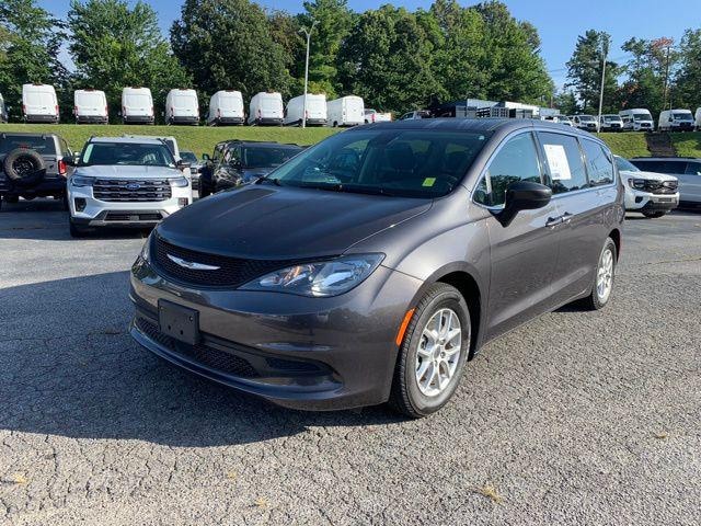 2023 Chrysler Voyager