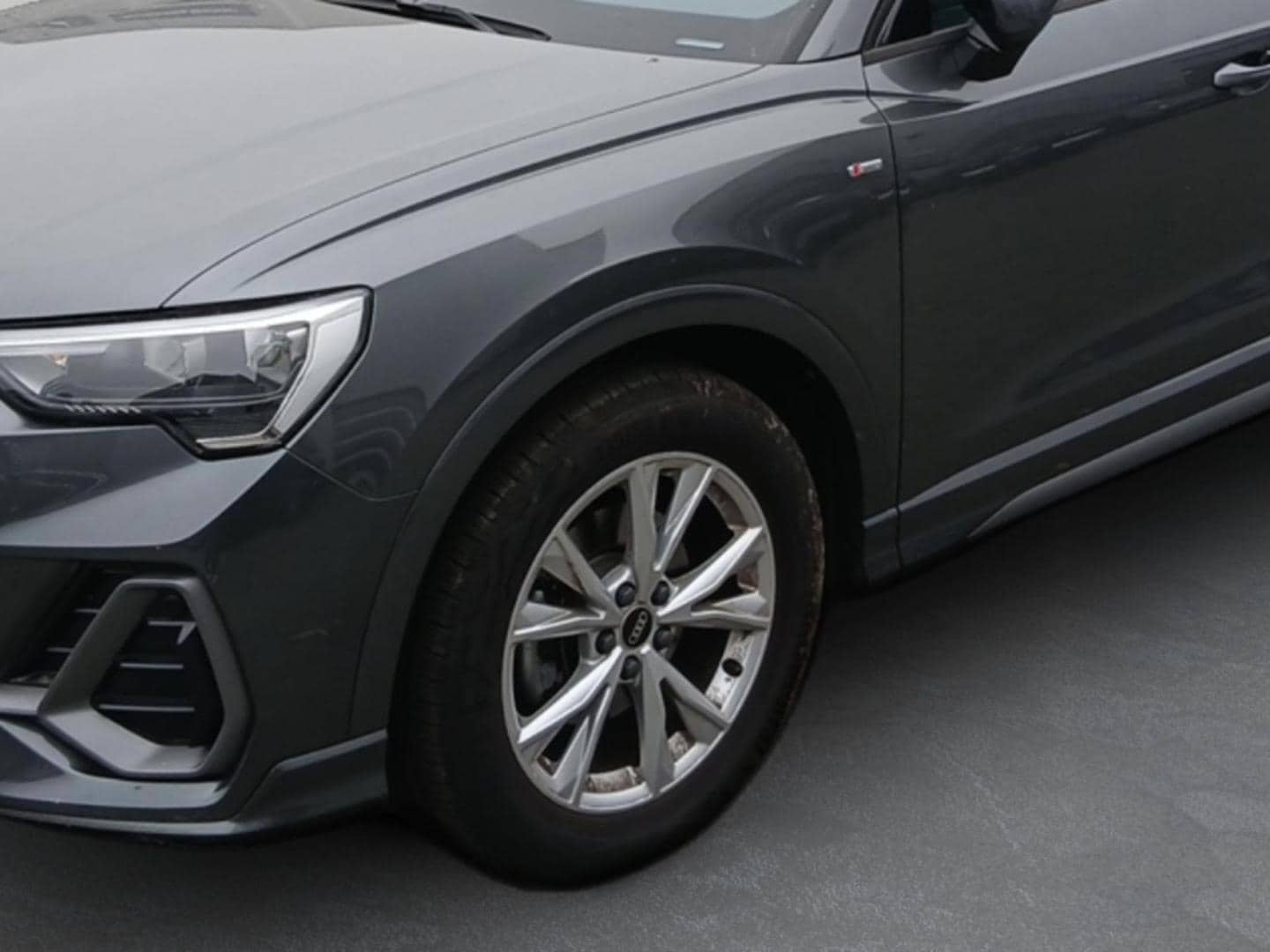 Bild über Audi Q3 TFSI 110 kW S tronic - für weitere Informationen kontaktieren Sie den Audi Partner
