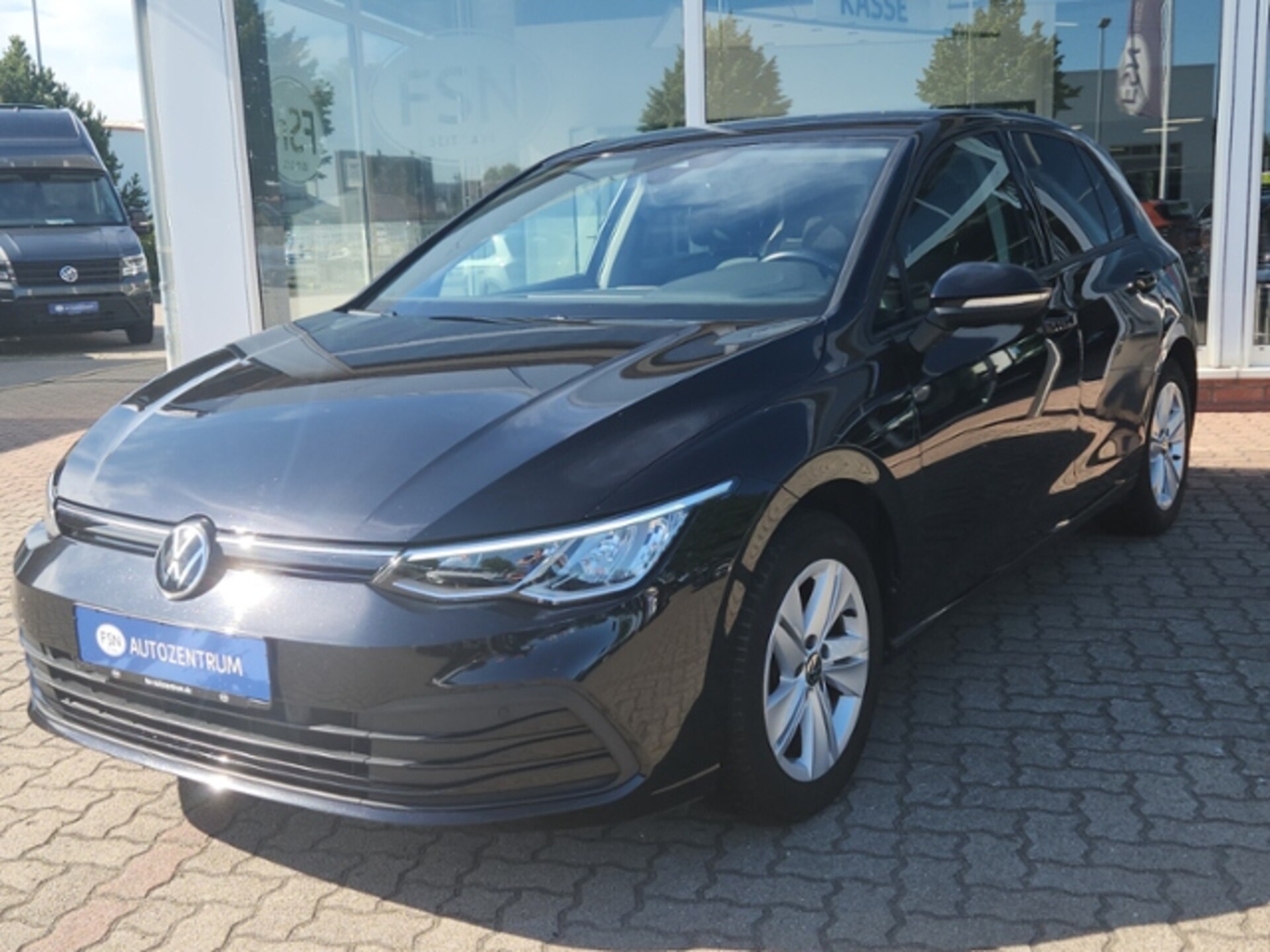 Volkswagen Golf Life