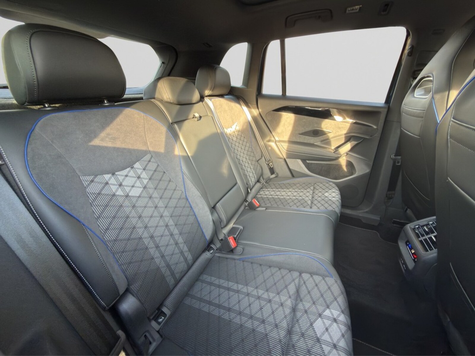Volkswagen Tiguan – Bild 7