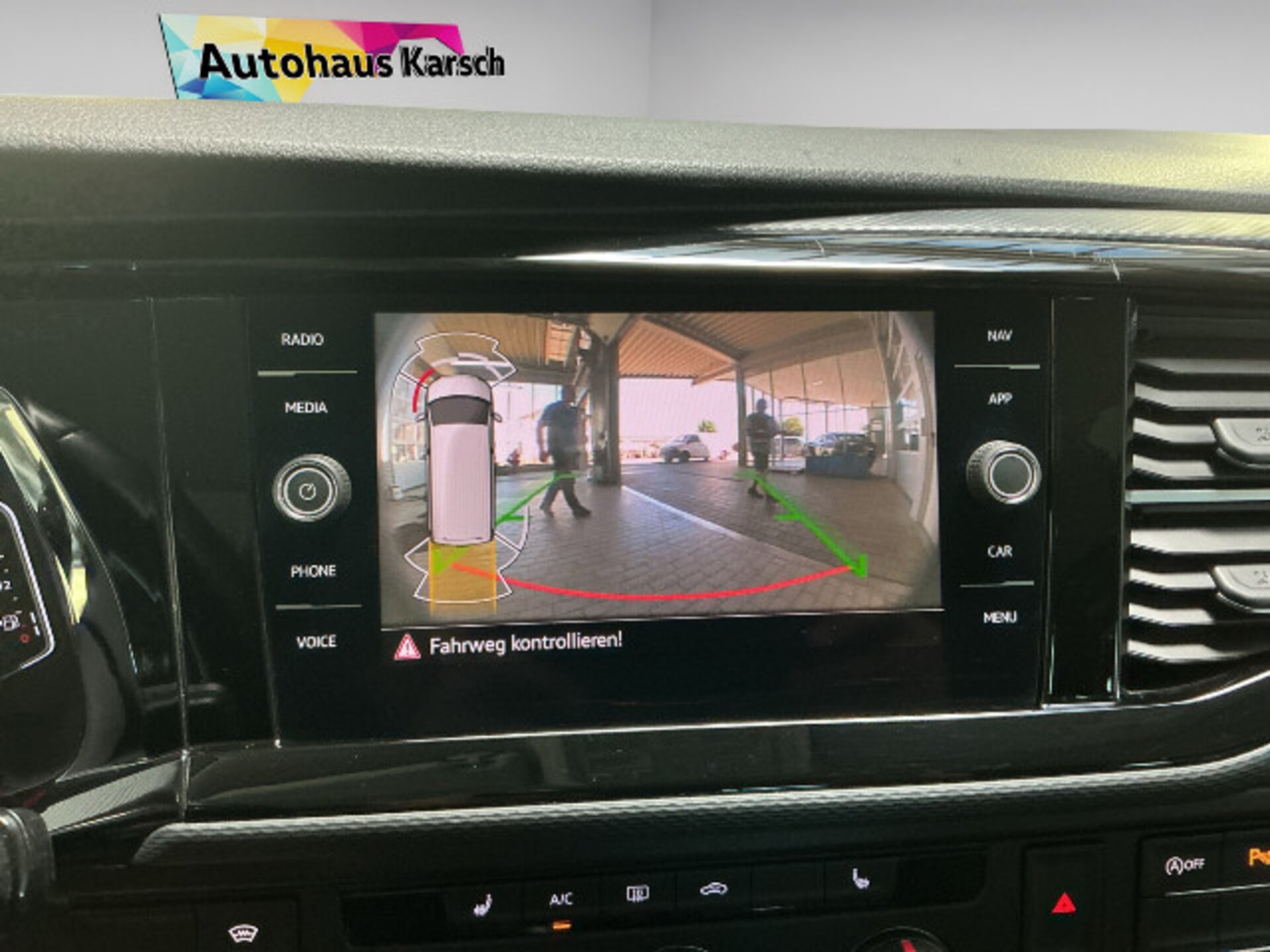 Volkswagen T6.1 Transporter Kombi langer Radstand