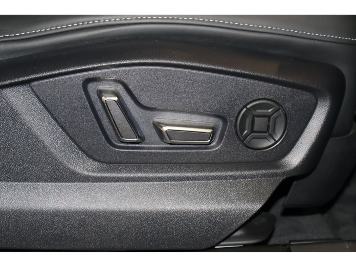 Bild über Audi Q8 55 TFSI quattro tiptronic - für weitere Informationen kontaktieren Sie den Audi Partner