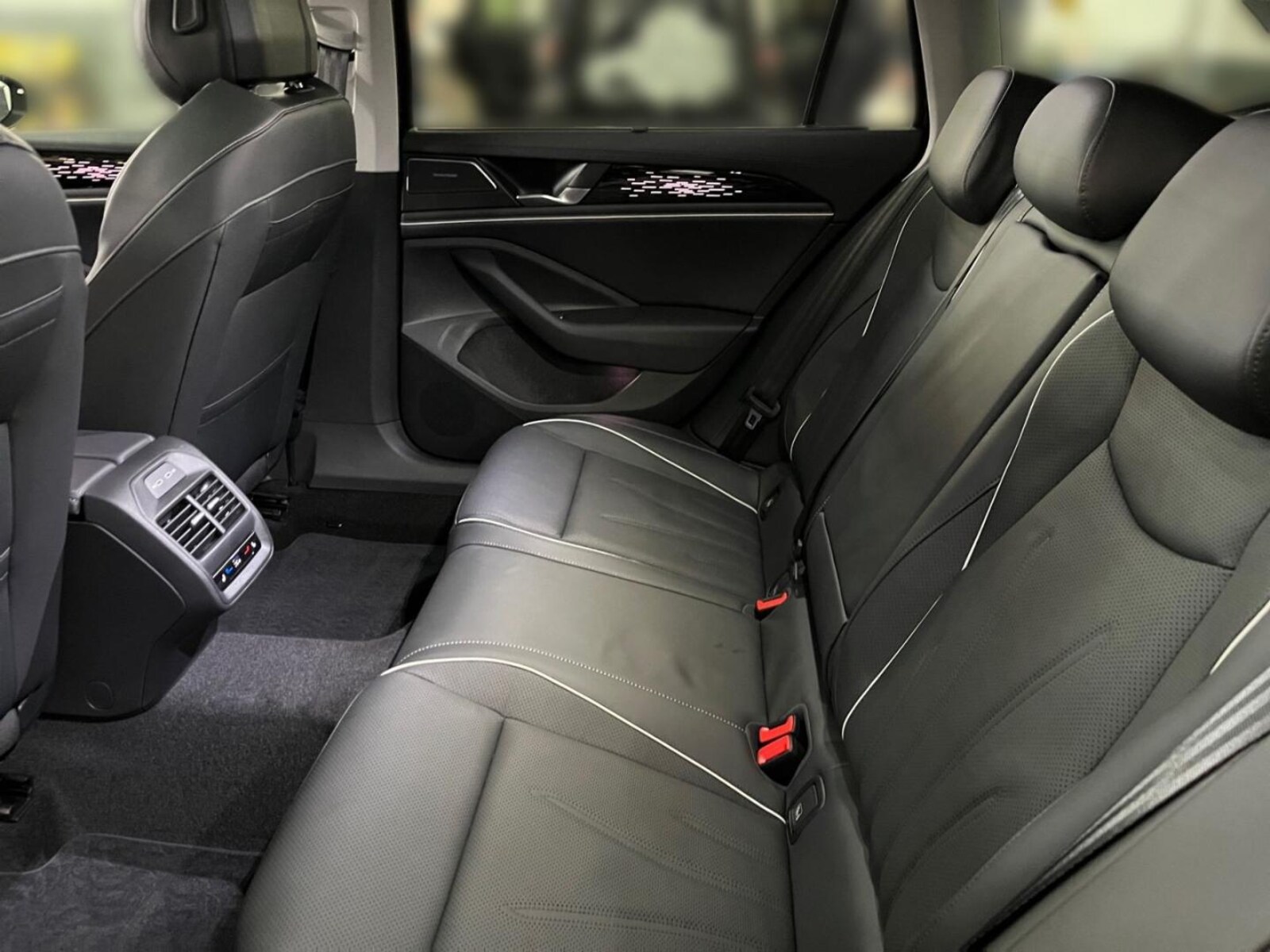 Volkswagen Passat – Bild 12