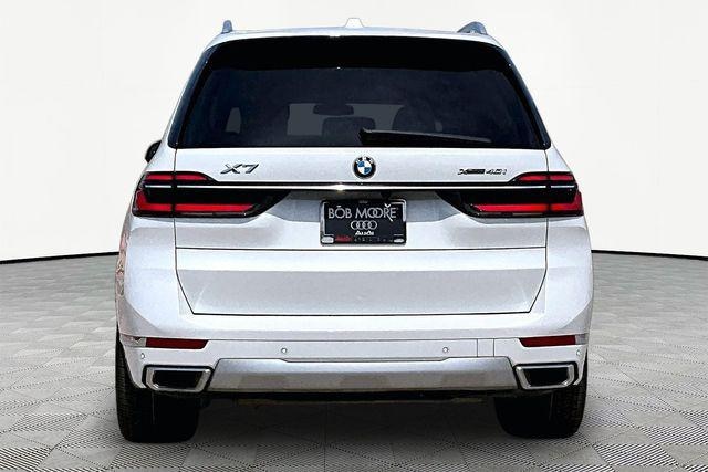 2023 BMW X7