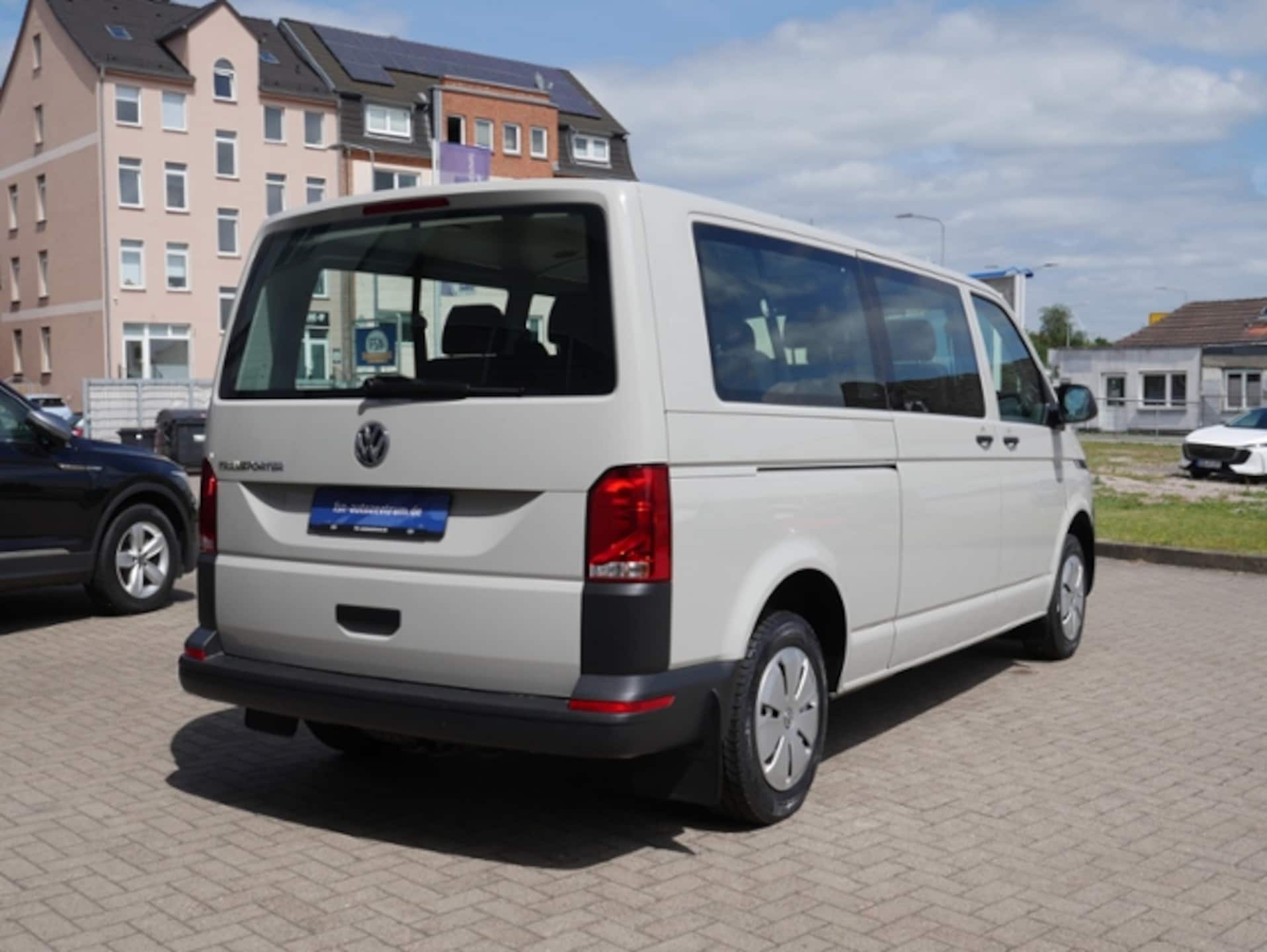 Volkswagen T6.1 Transporter Kombi langer Radstand